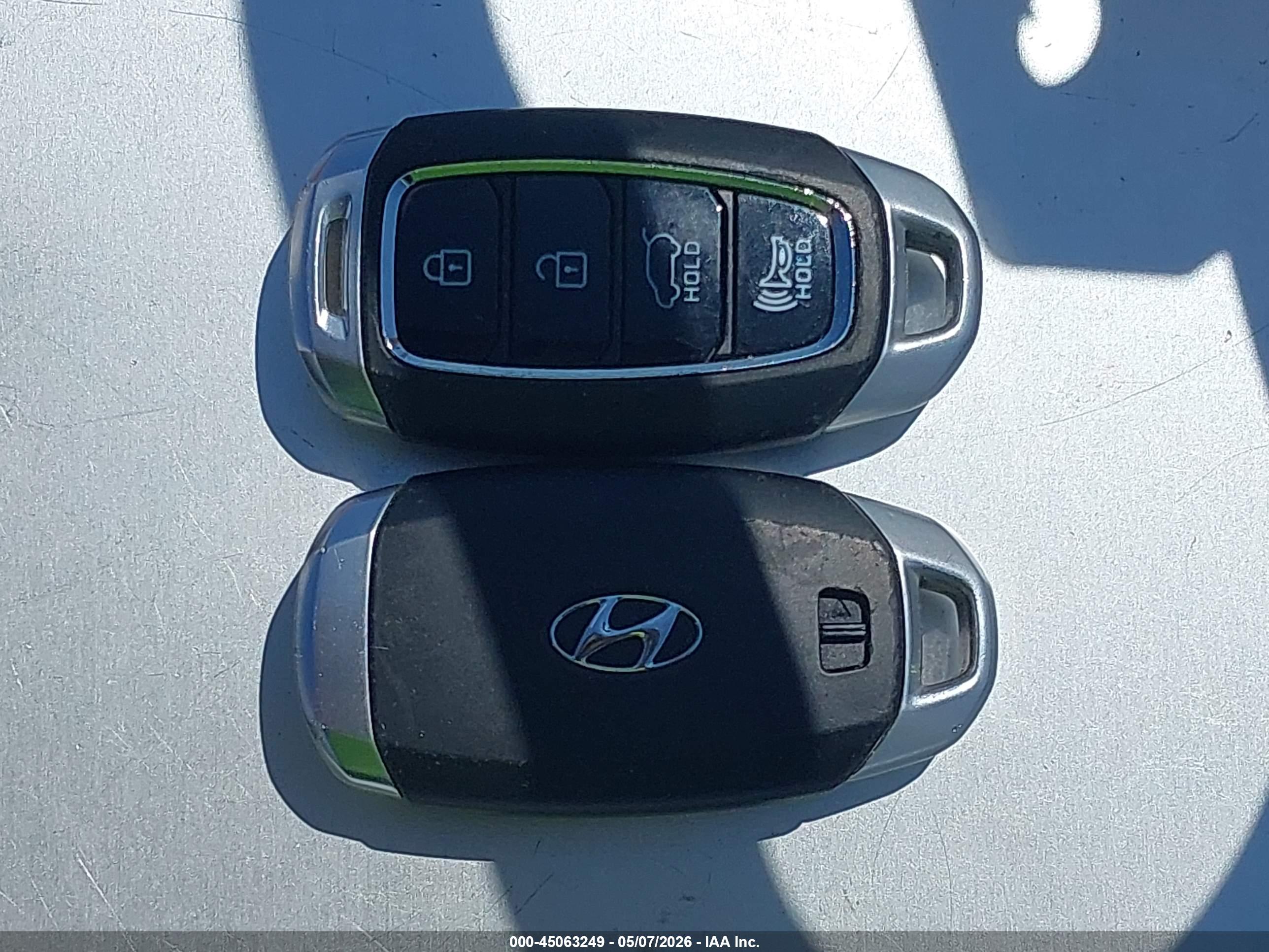 HYUNDAI SANTA image 11