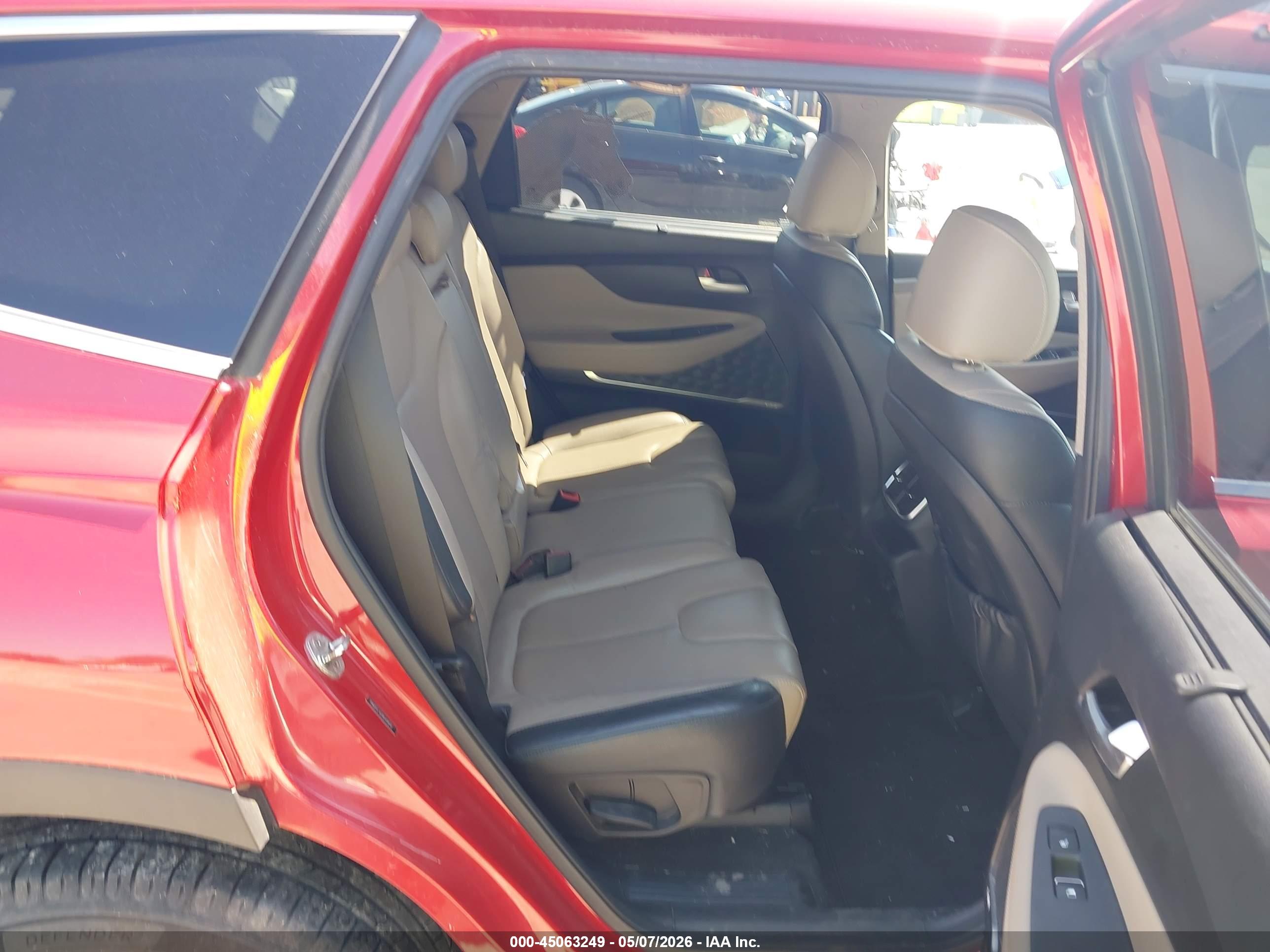 HYUNDAI SANTA image 8