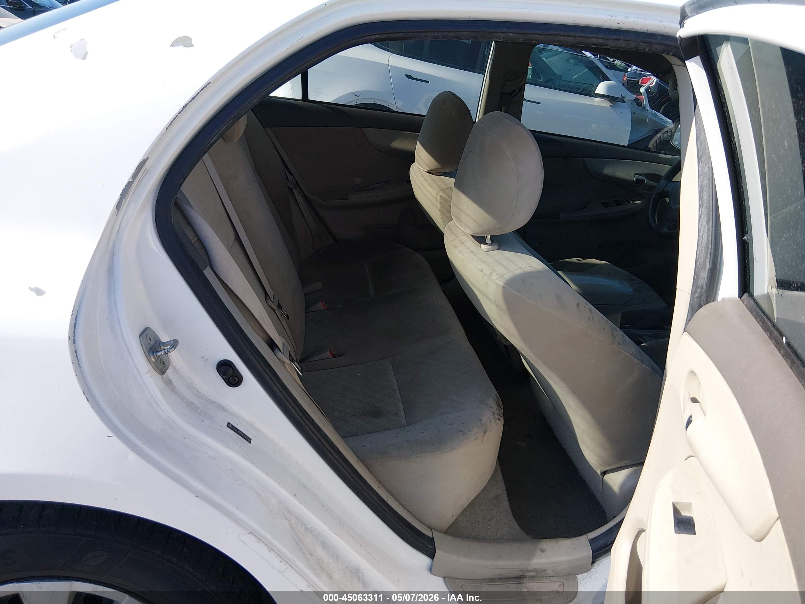 TOYOTA COROLLA image 8