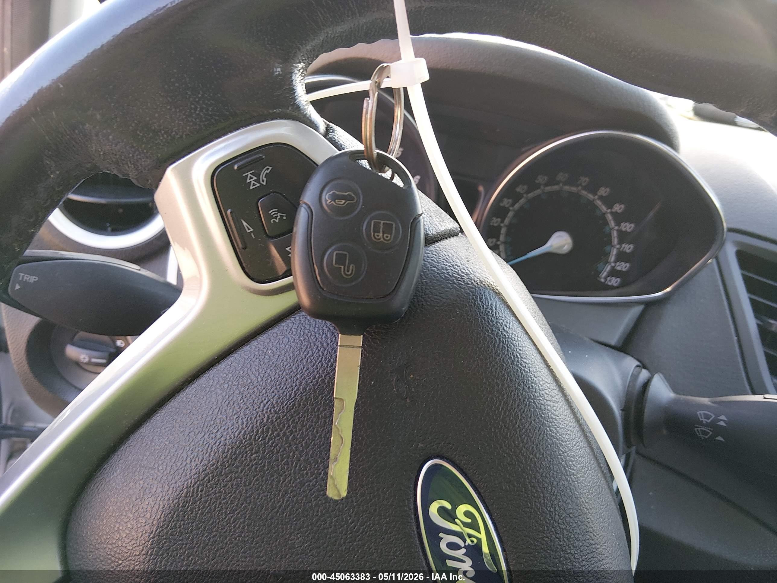 FORD FIESTA image 11