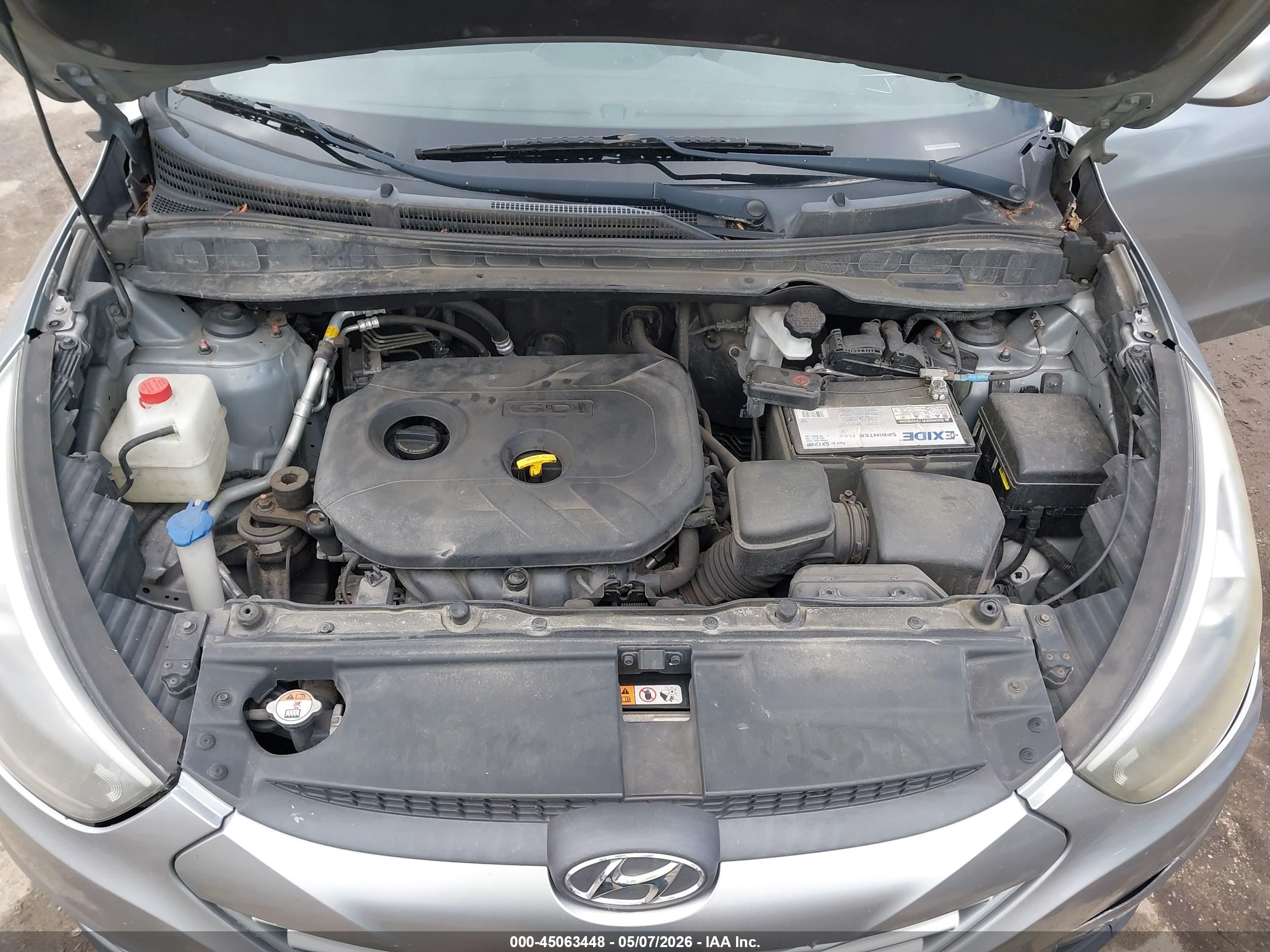 HYUNDAI TUCSON image 10
