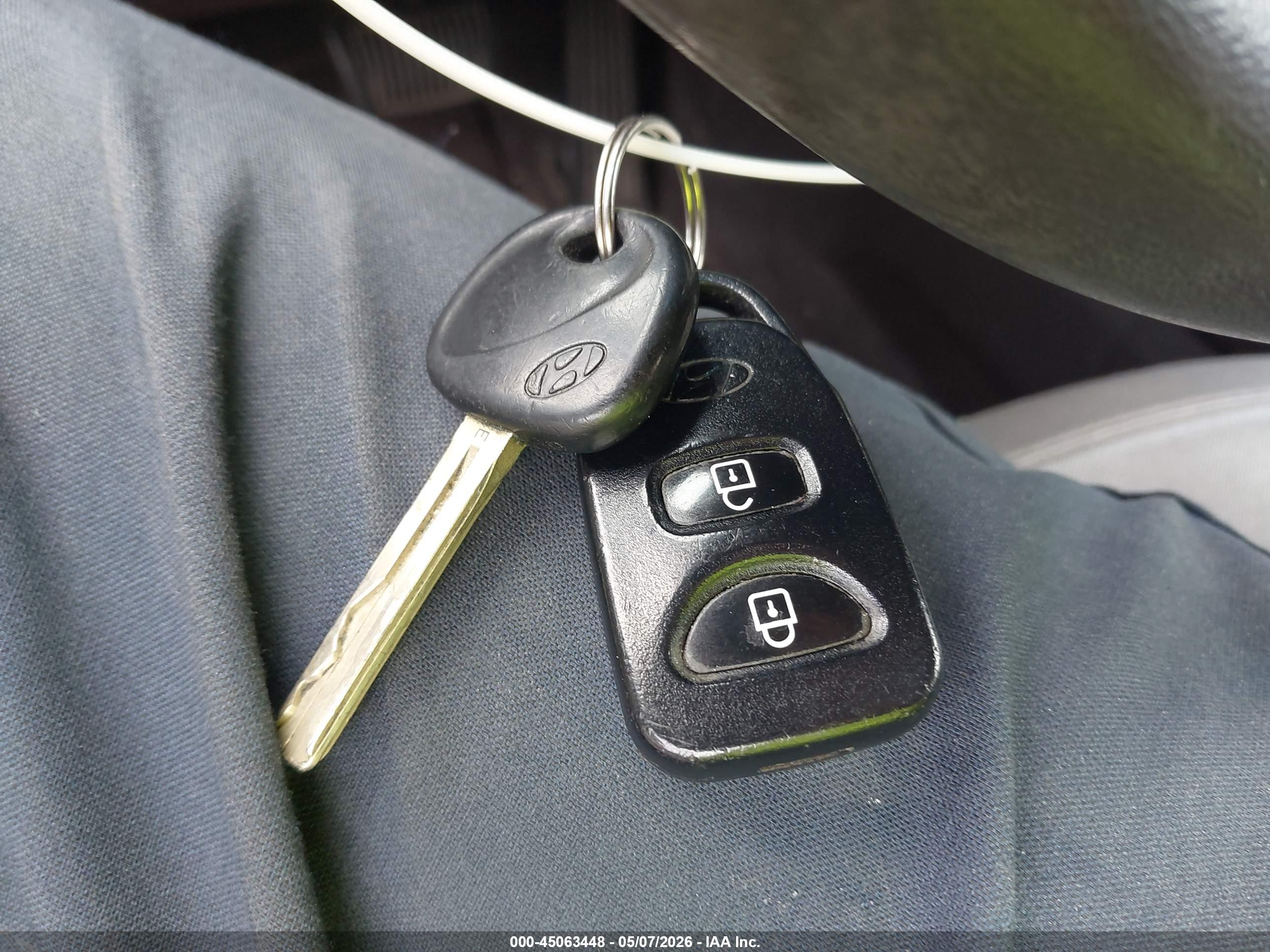 HYUNDAI TUCSON image 11