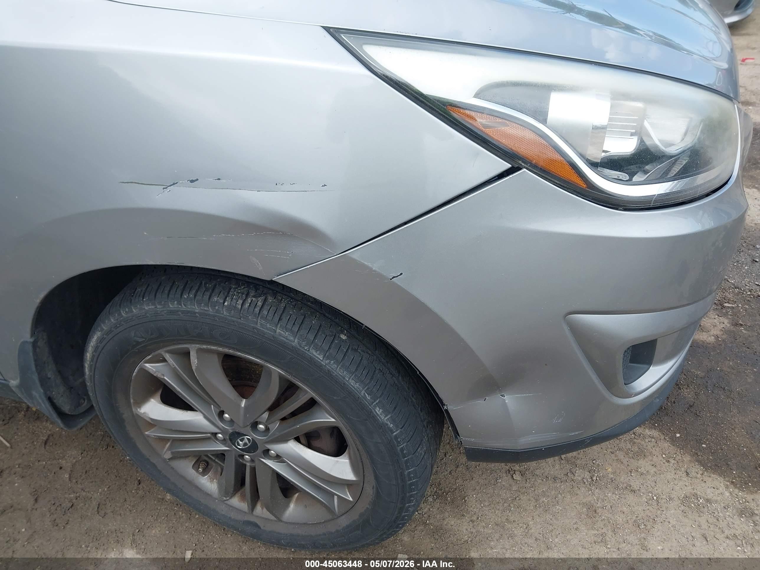 HYUNDAI TUCSON image 6