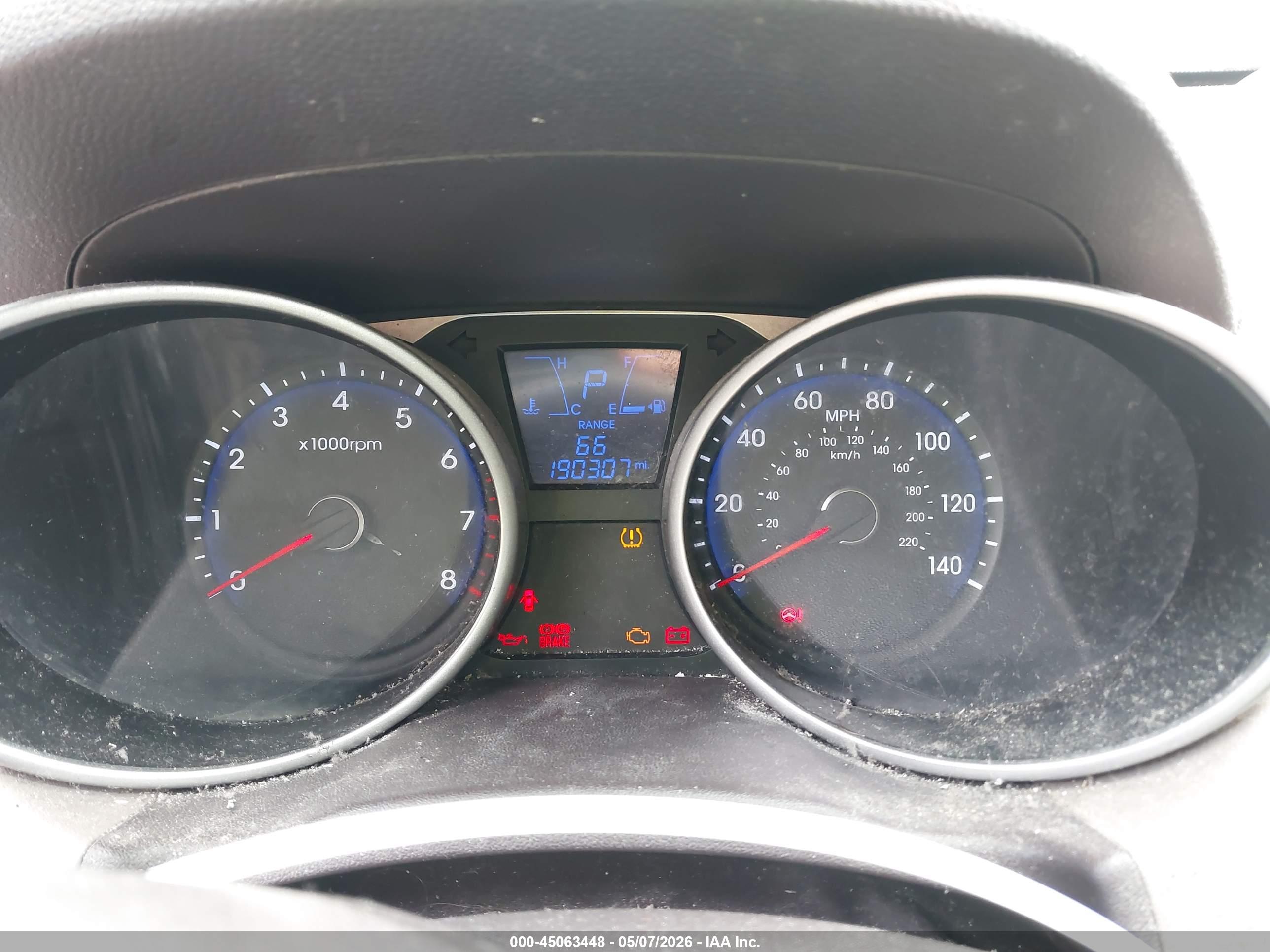 HYUNDAI TUCSON image 7