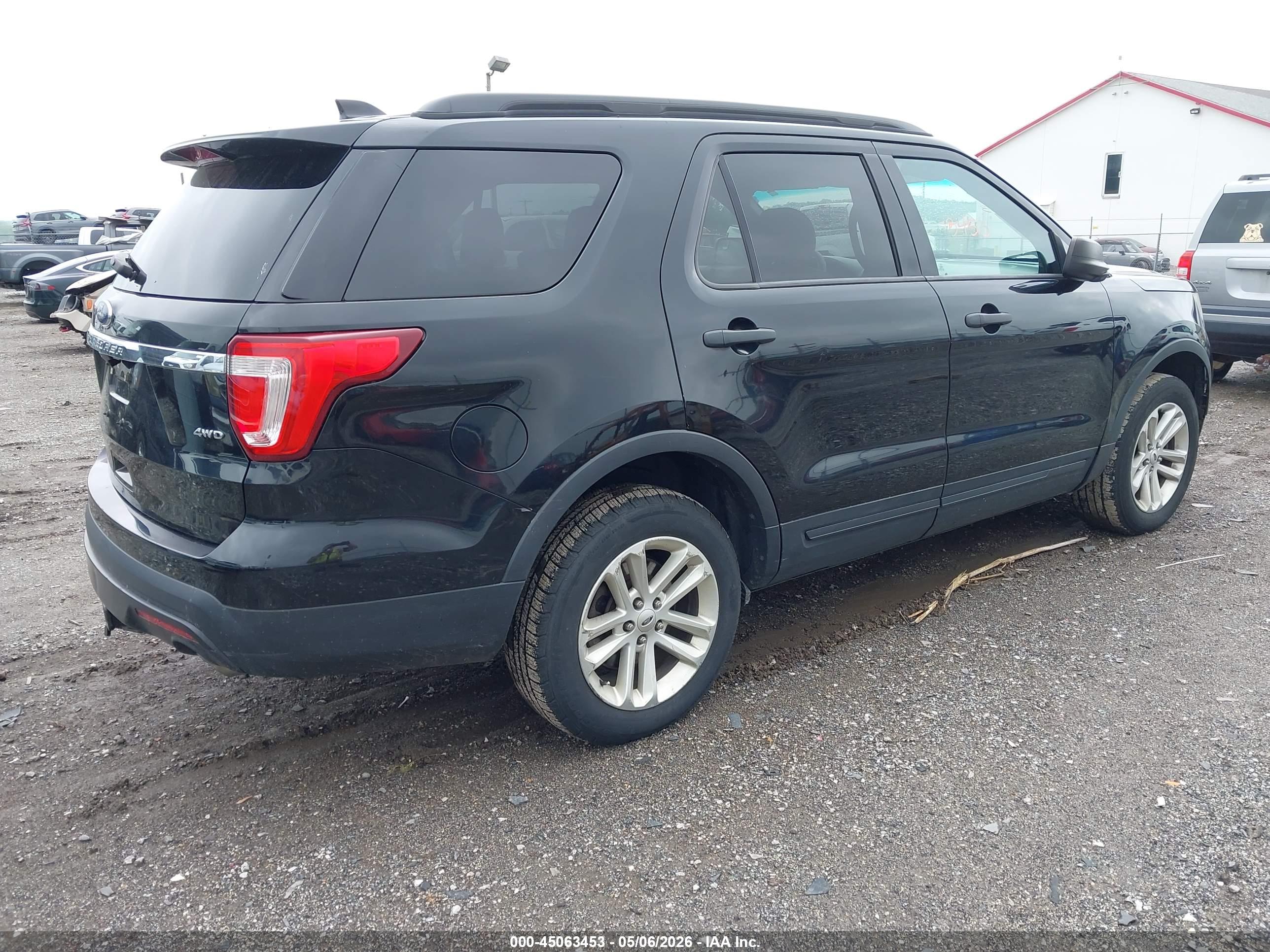 FORD EXPLORER image 4