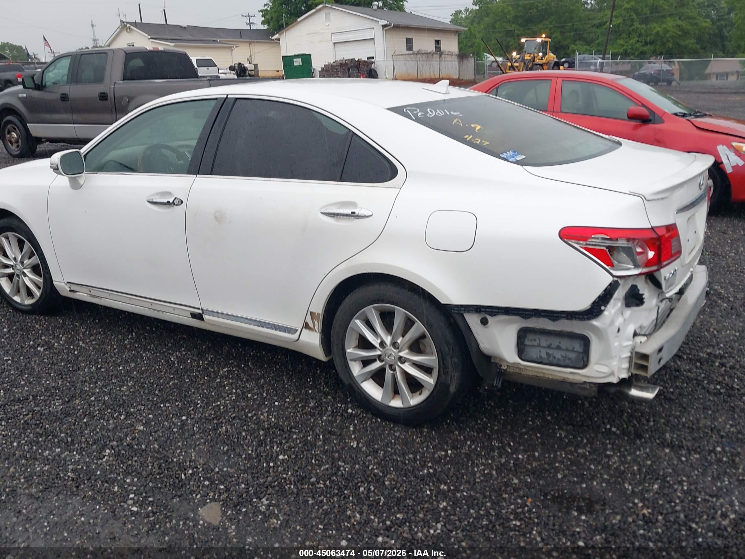 LEXUS ES image 3
