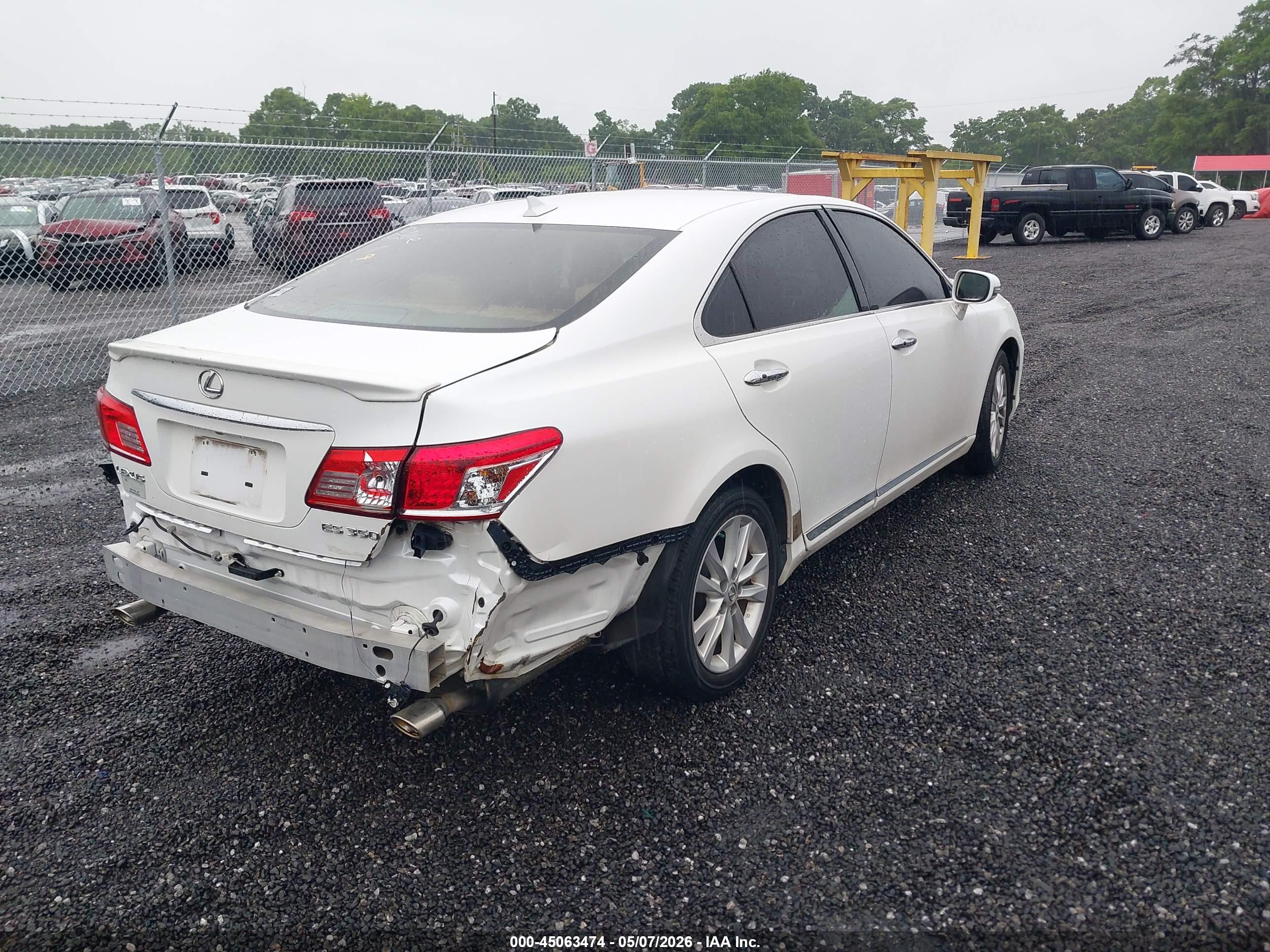 LEXUS ES image 4