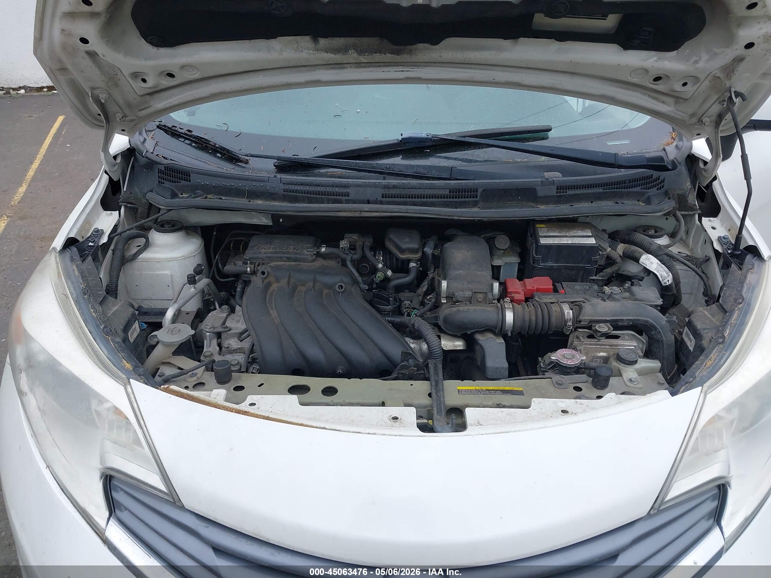 NISSAN VERSA image 10