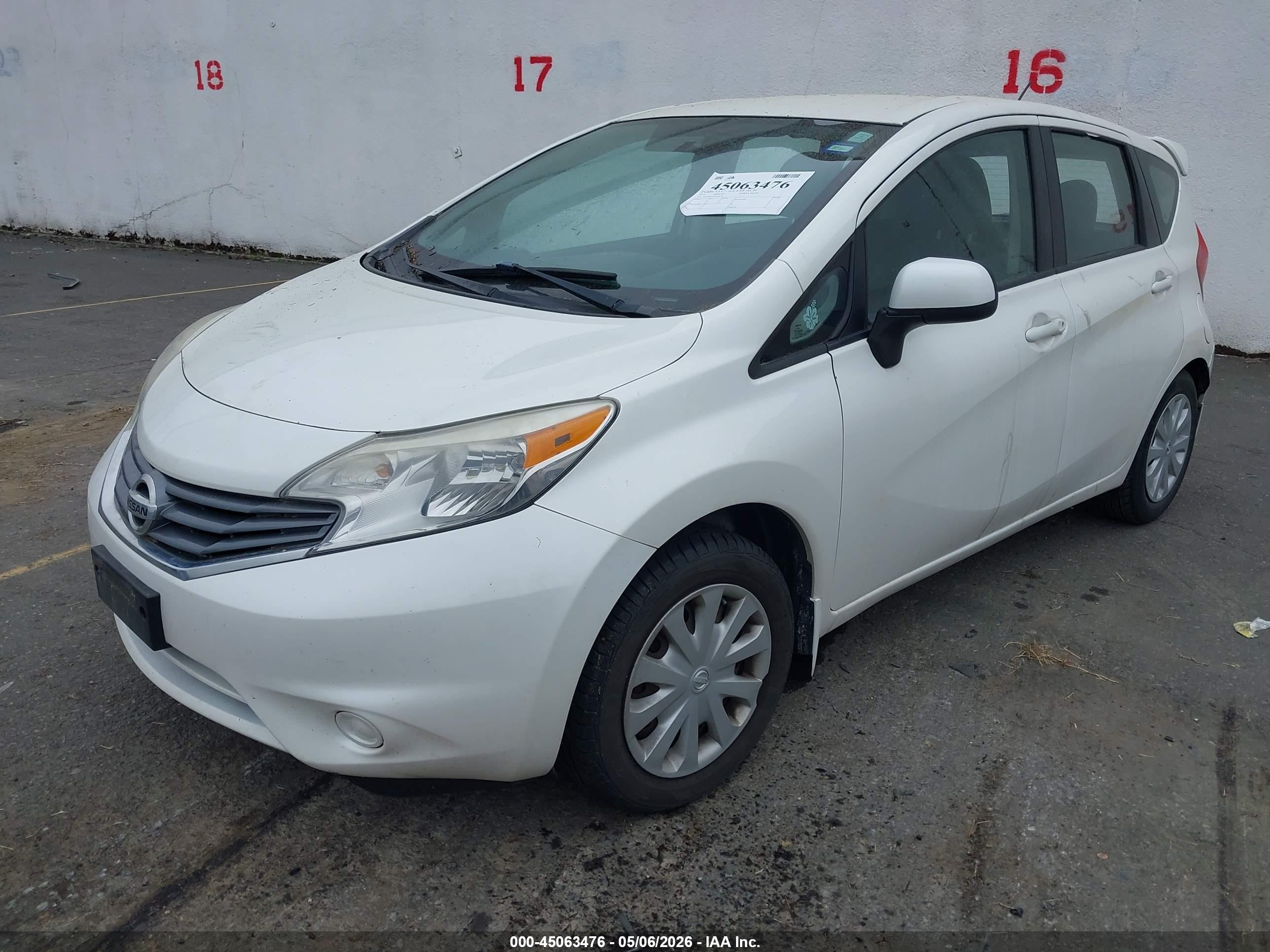 NISSAN VERSA image 2
