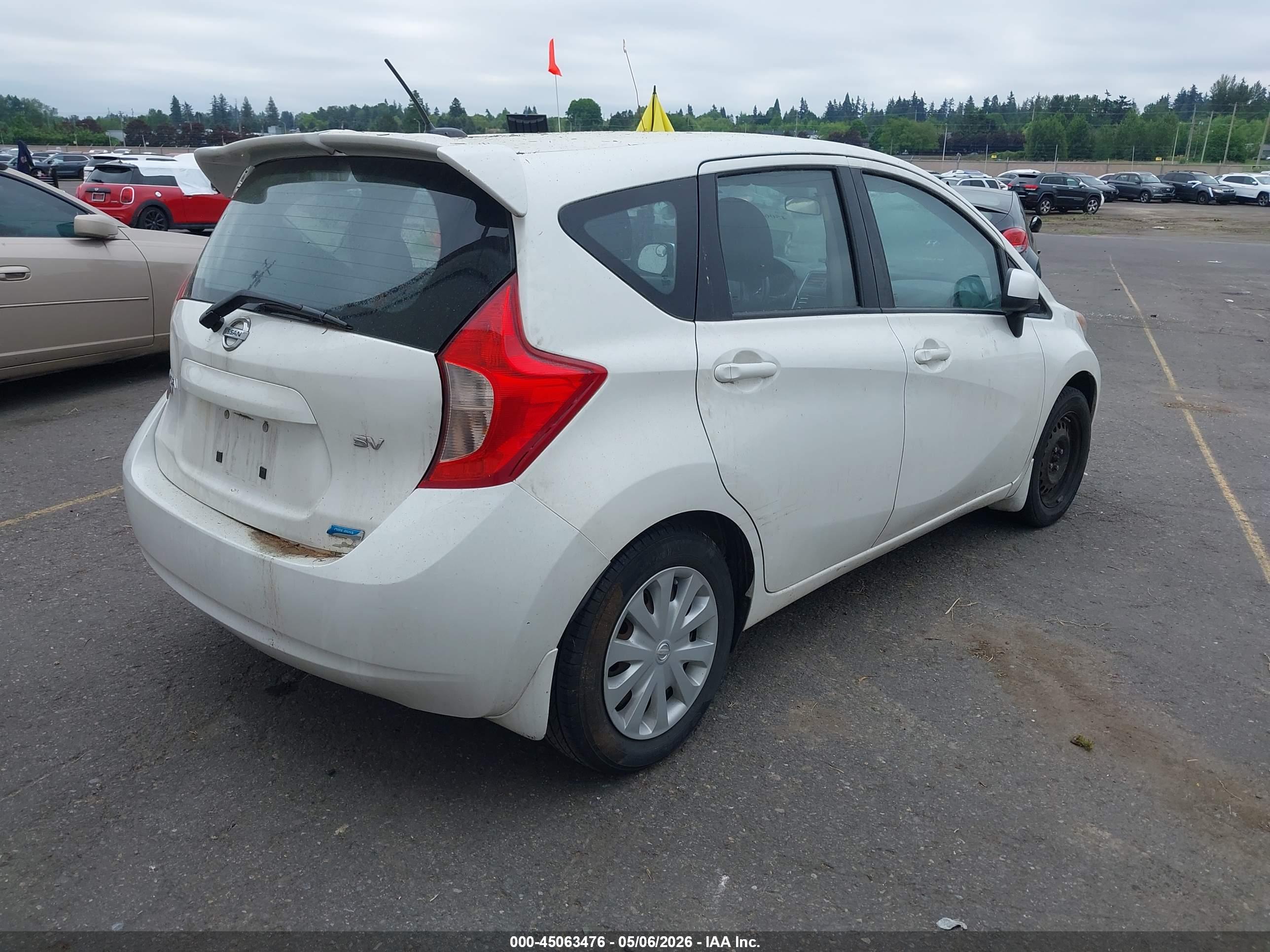 NISSAN VERSA image 4