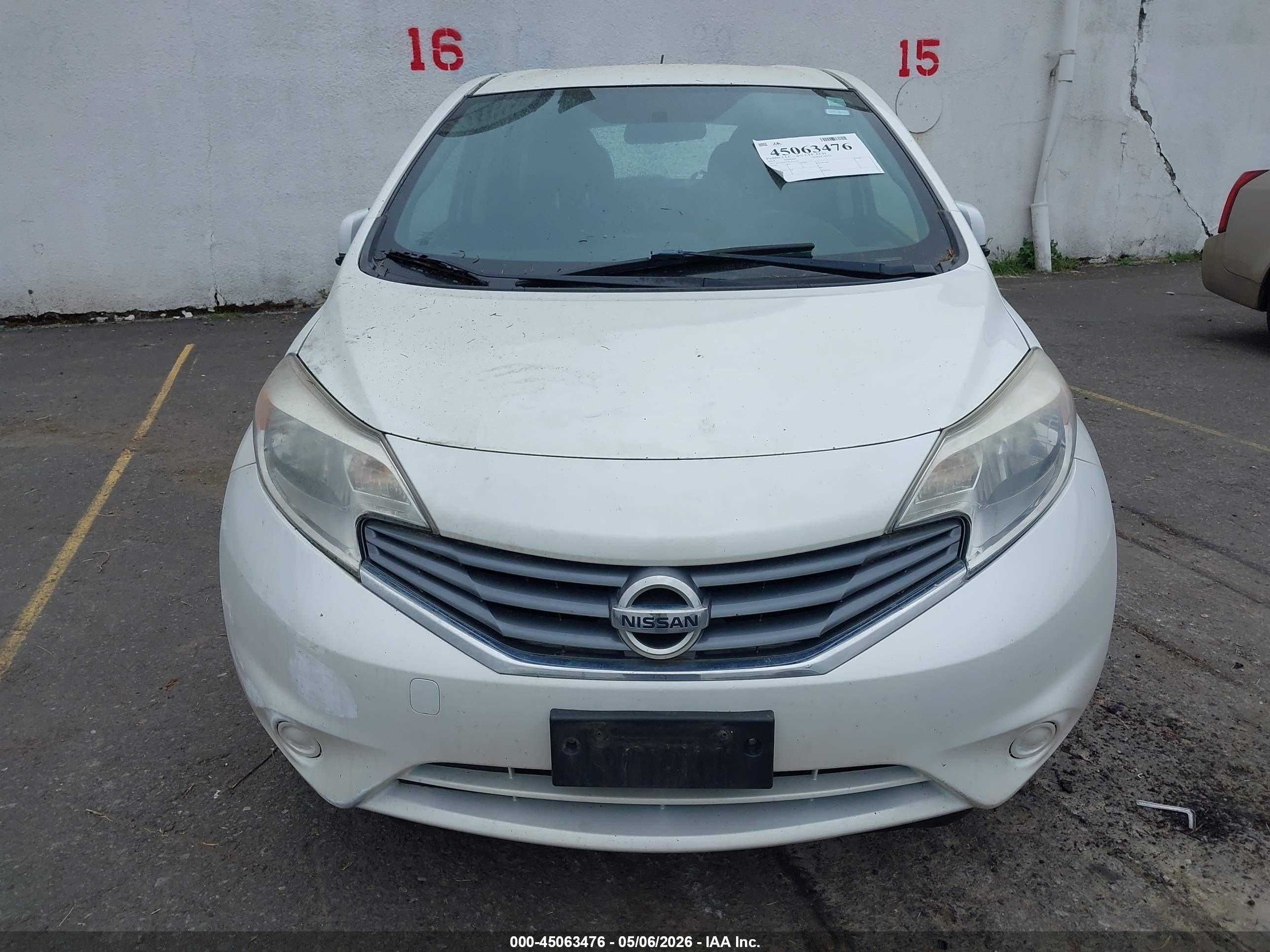 NISSAN VERSA image 6