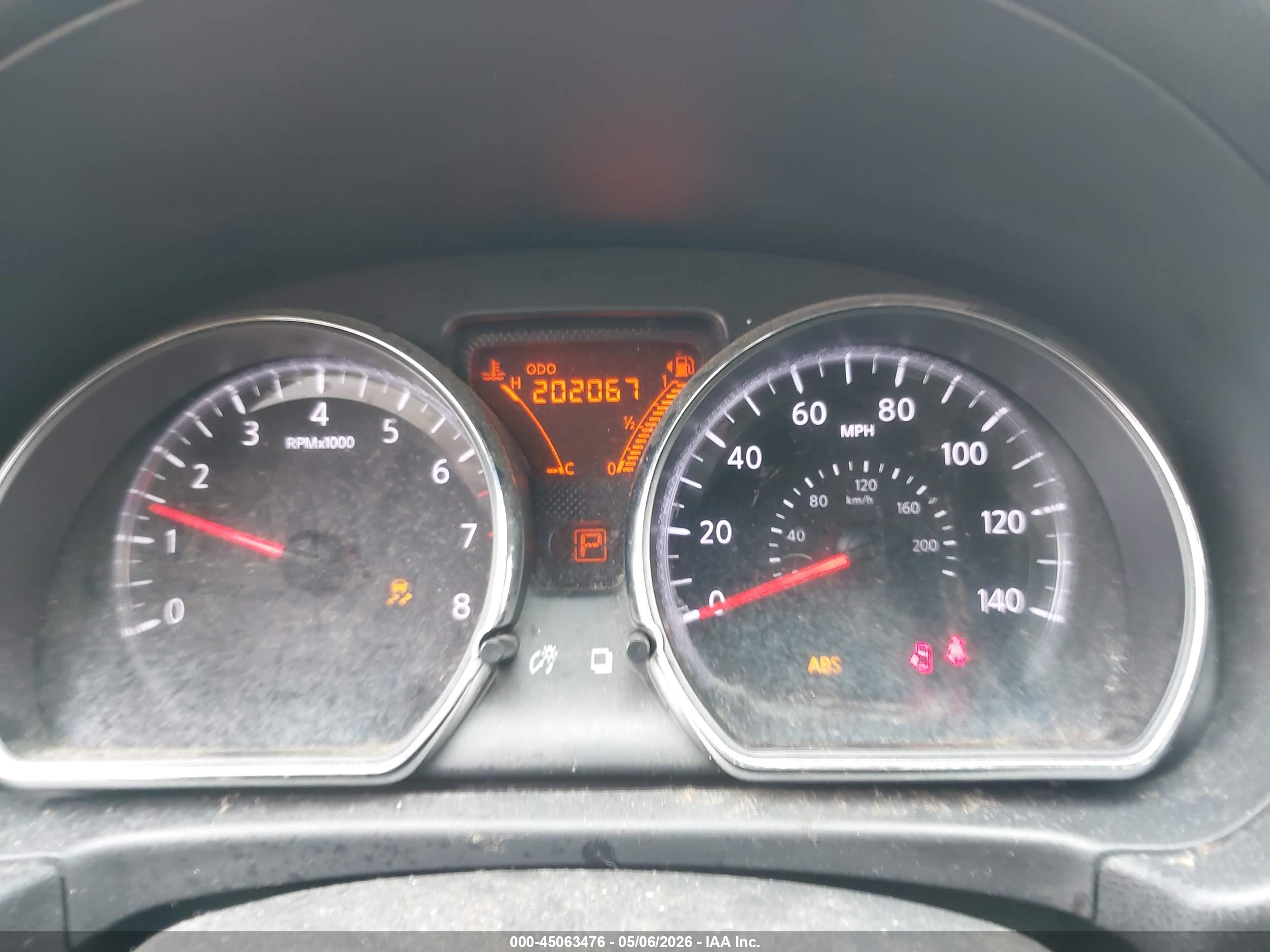 NISSAN VERSA image 7