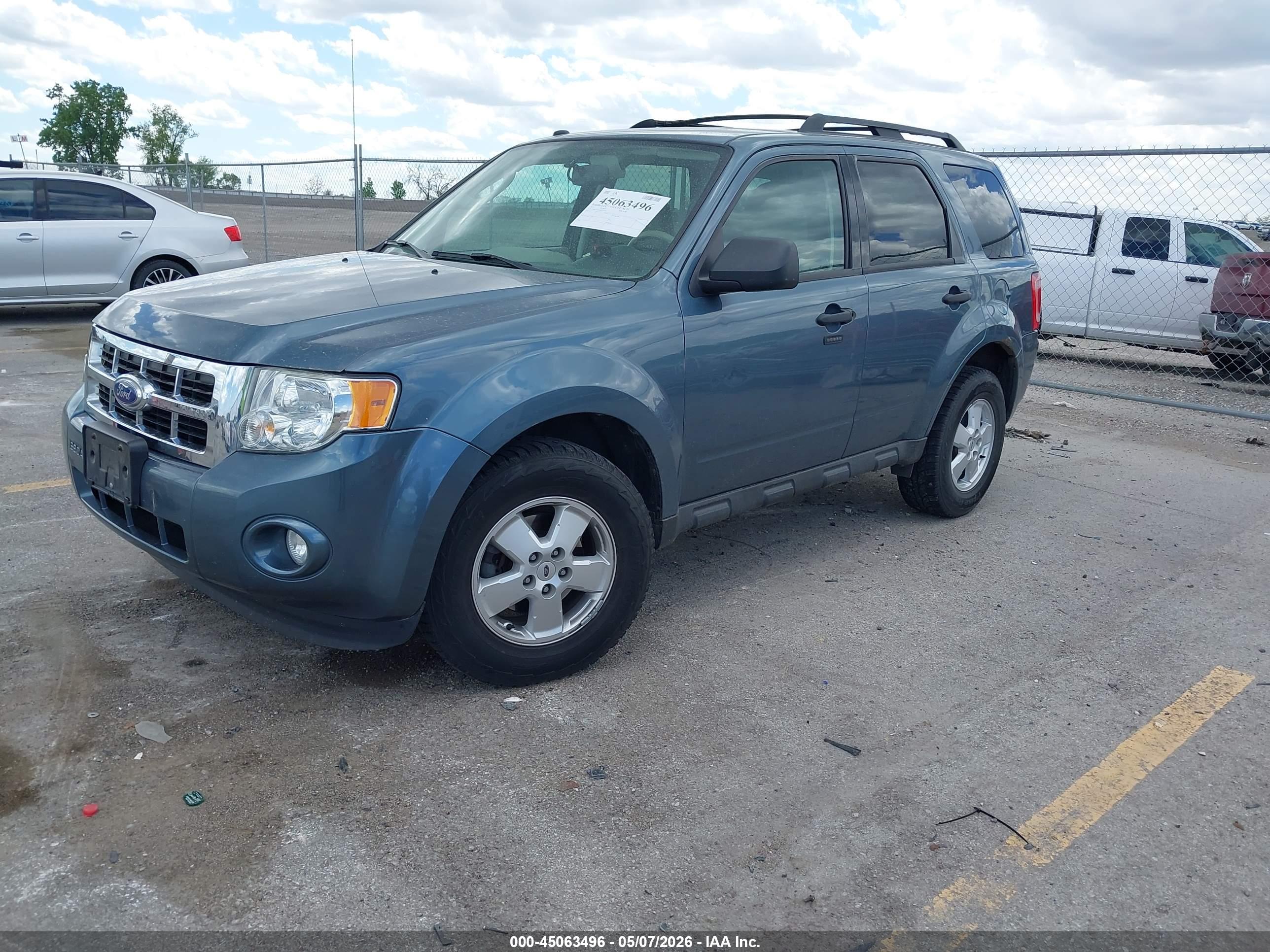 FORD ESCAPE image 2