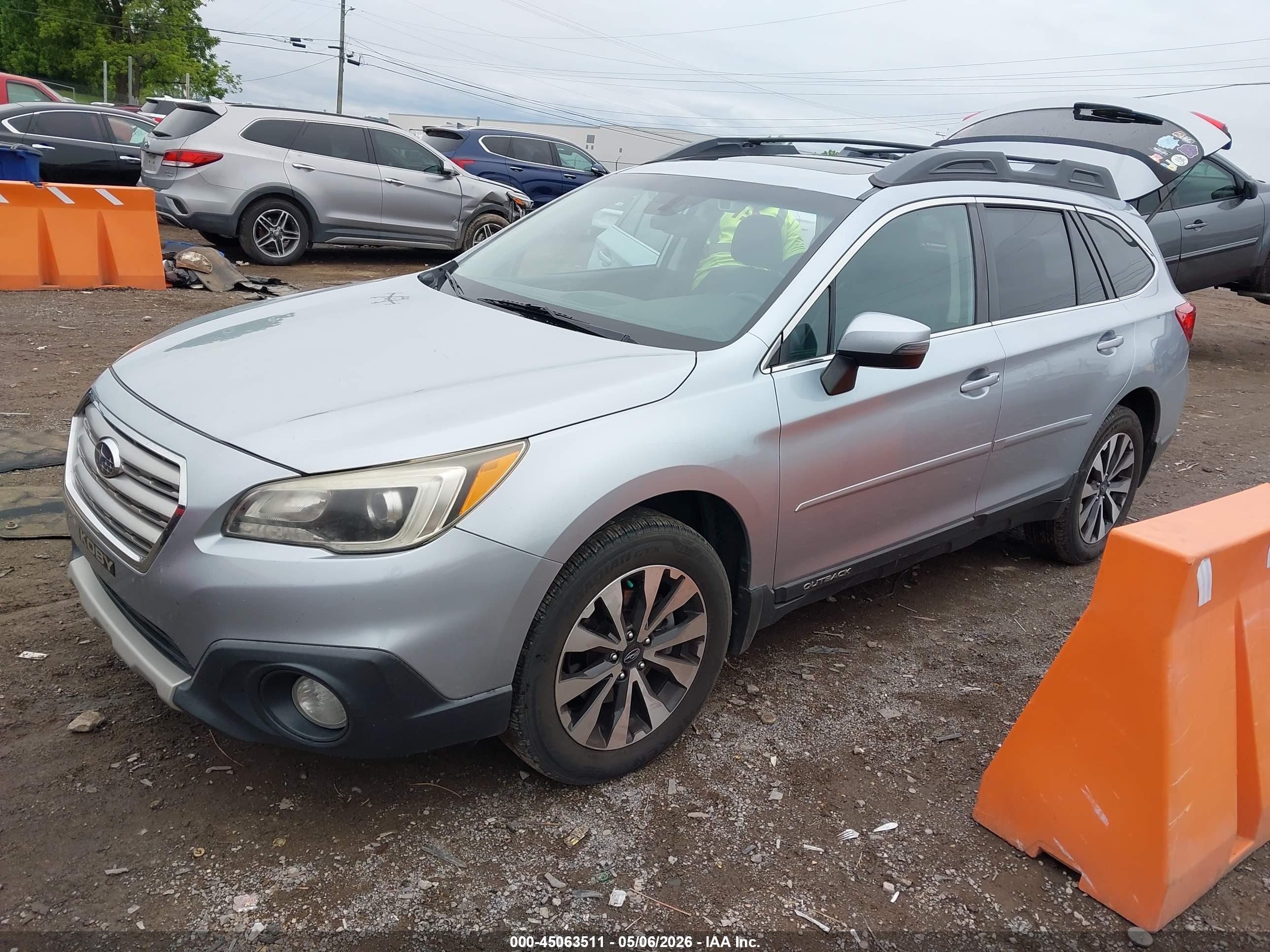 SUBARU OUTBACK image 2