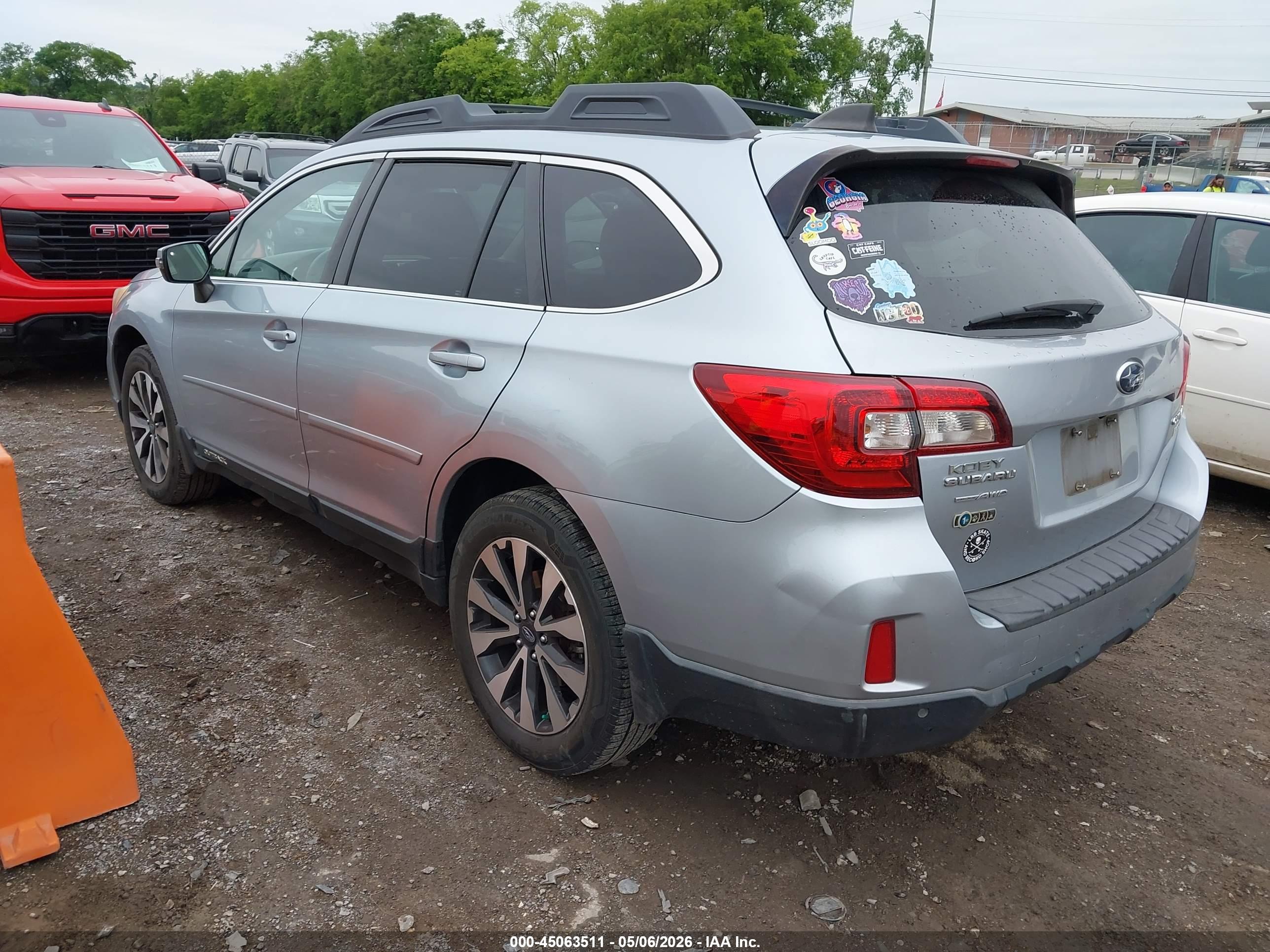 SUBARU OUTBACK image 3