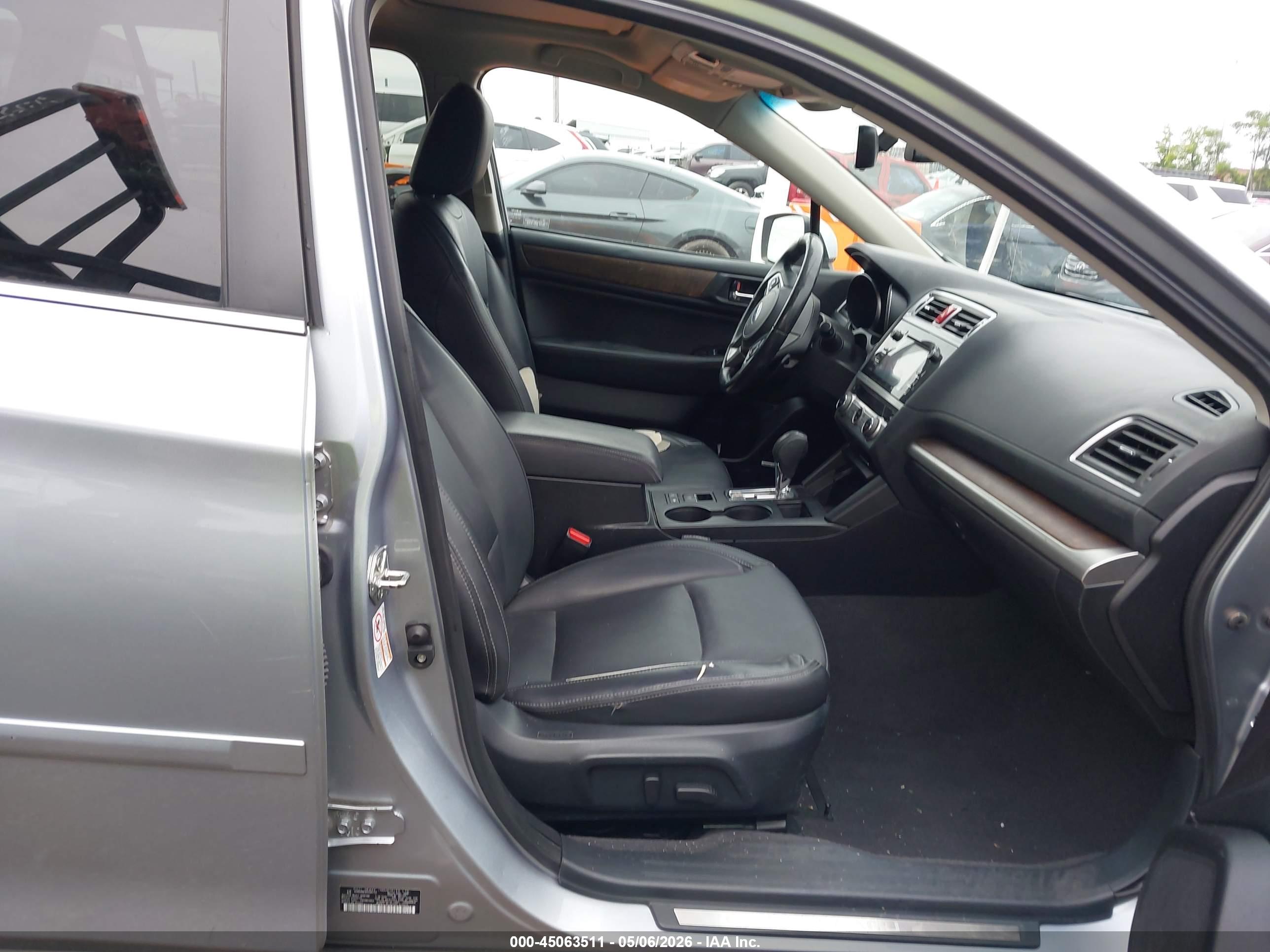 SUBARU OUTBACK image 5