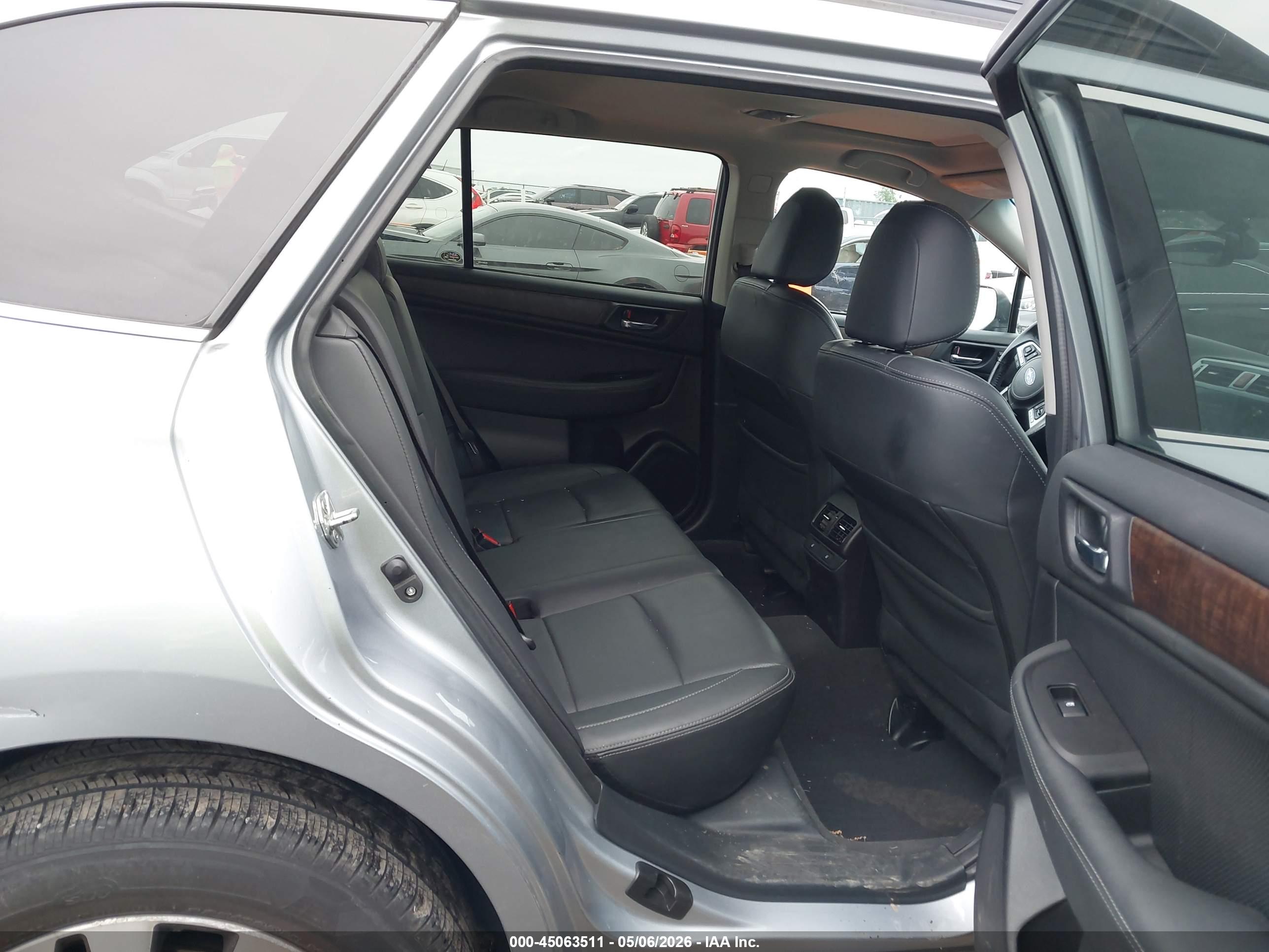 SUBARU OUTBACK image 8