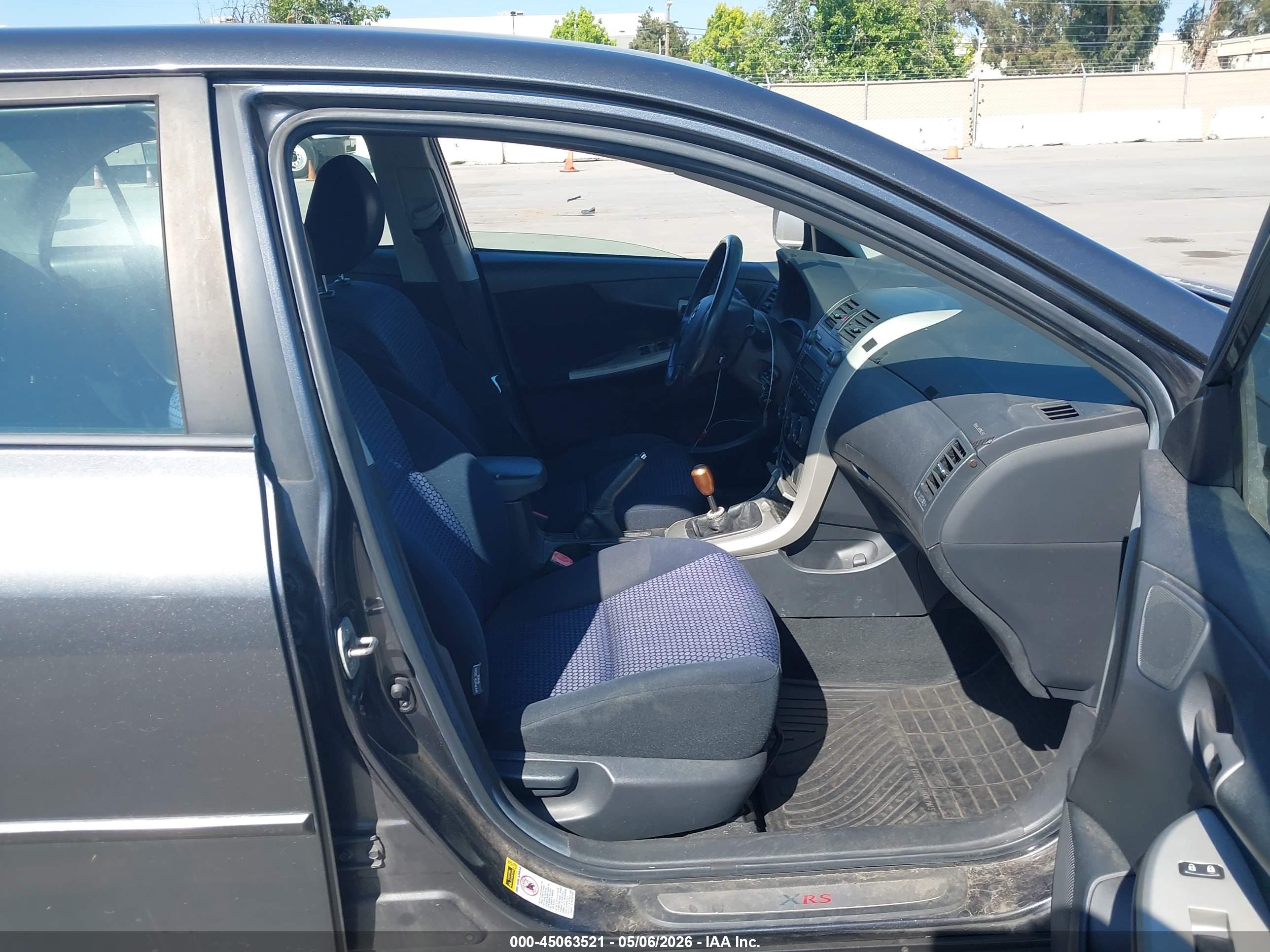 TOYOTA COROLLA image 5