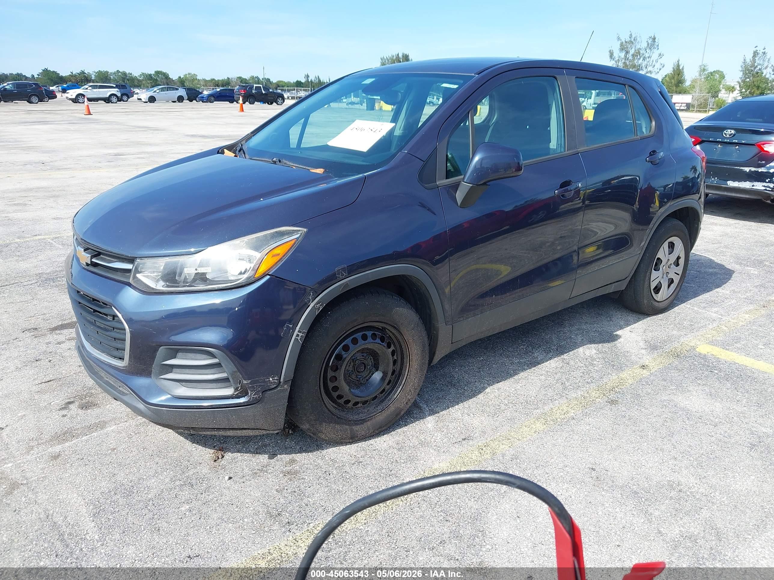 CHEVROLET TRAX image 2