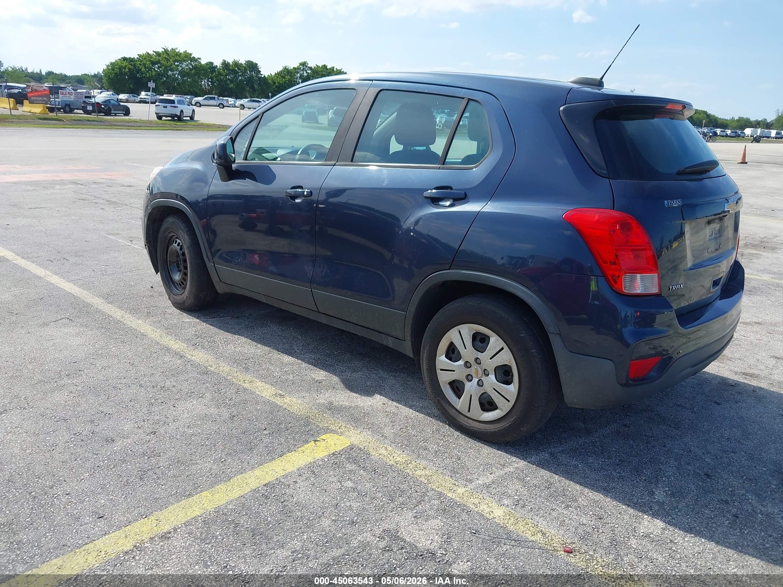 CHEVROLET TRAX image 3