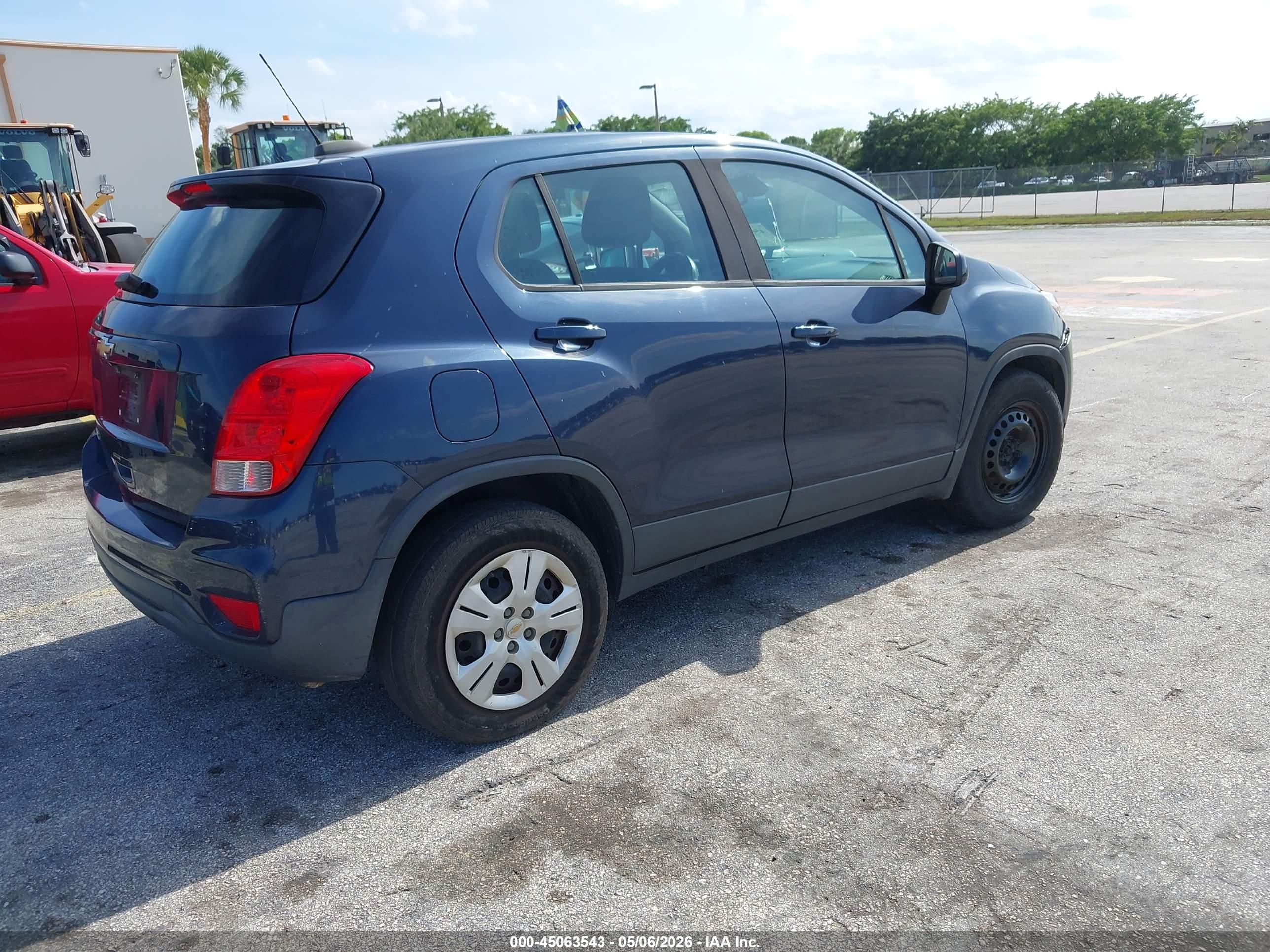 CHEVROLET TRAX image 4