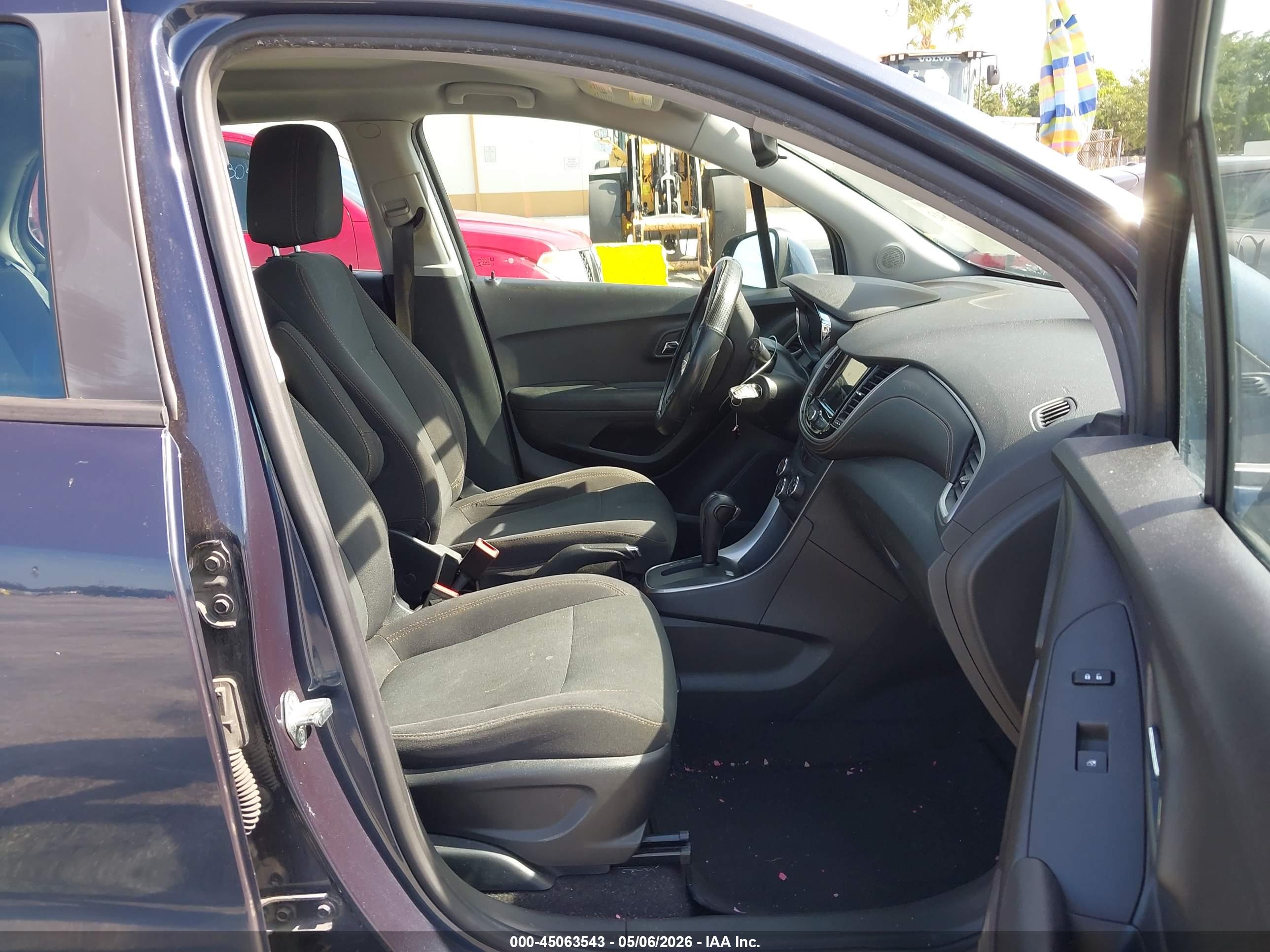 CHEVROLET TRAX image 5