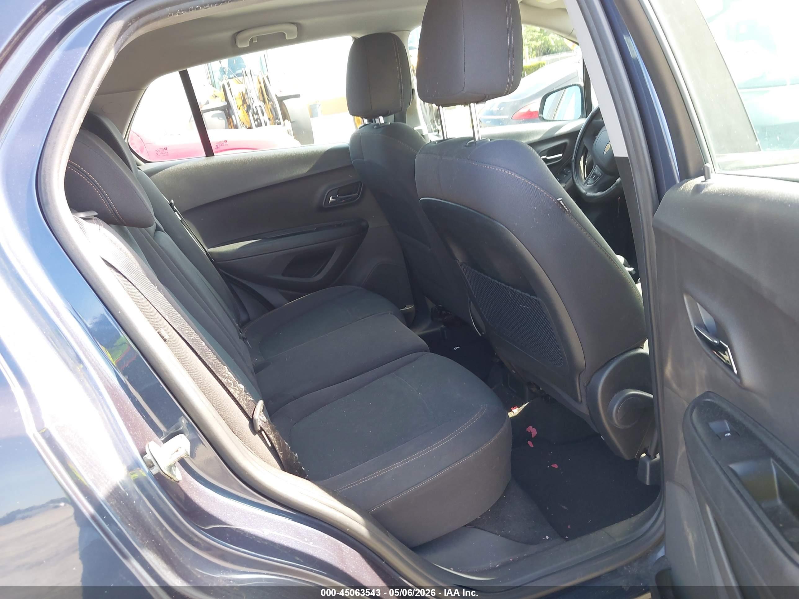 CHEVROLET TRAX image 8