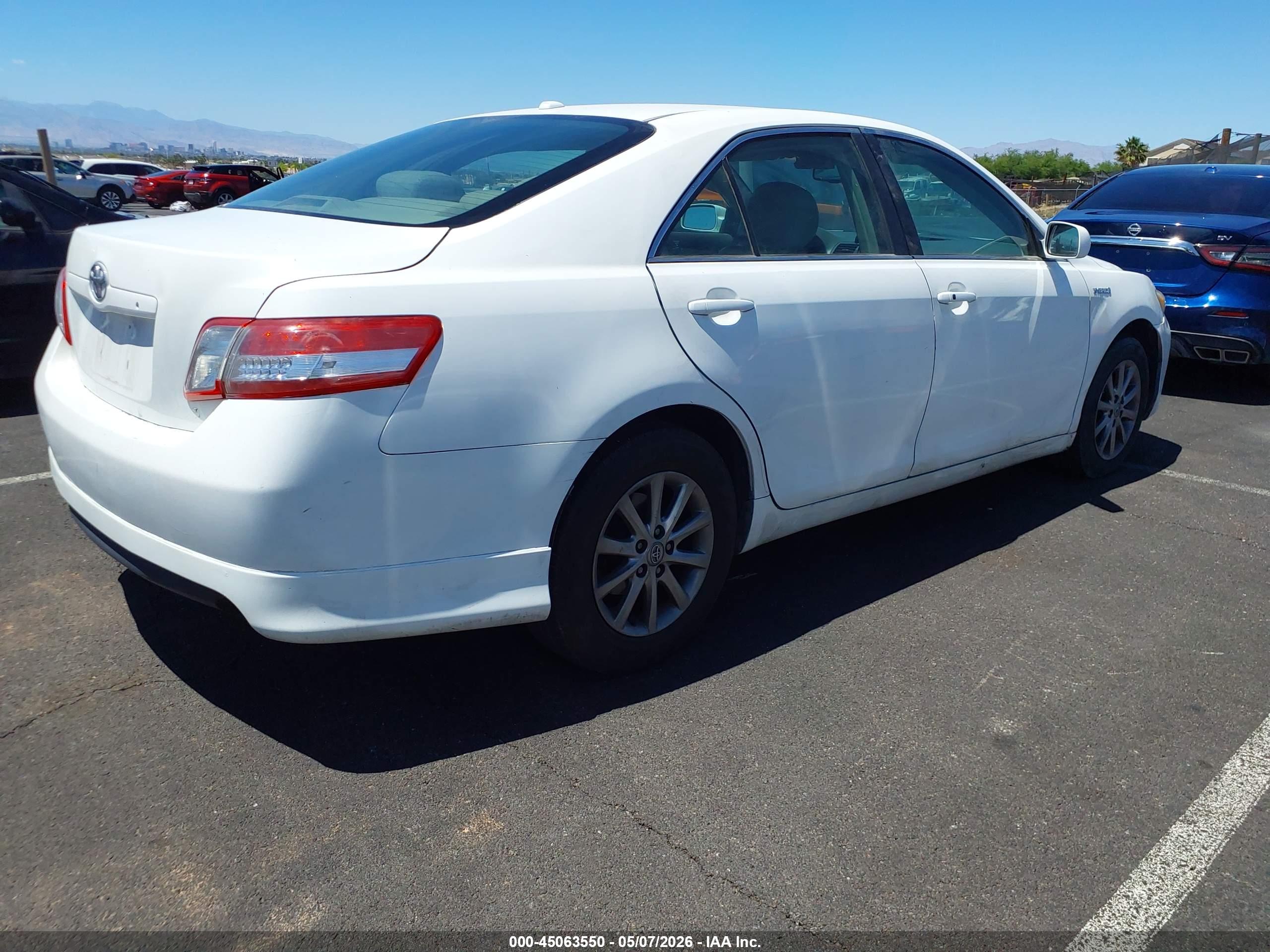 TOYOTA CAMRY image 4