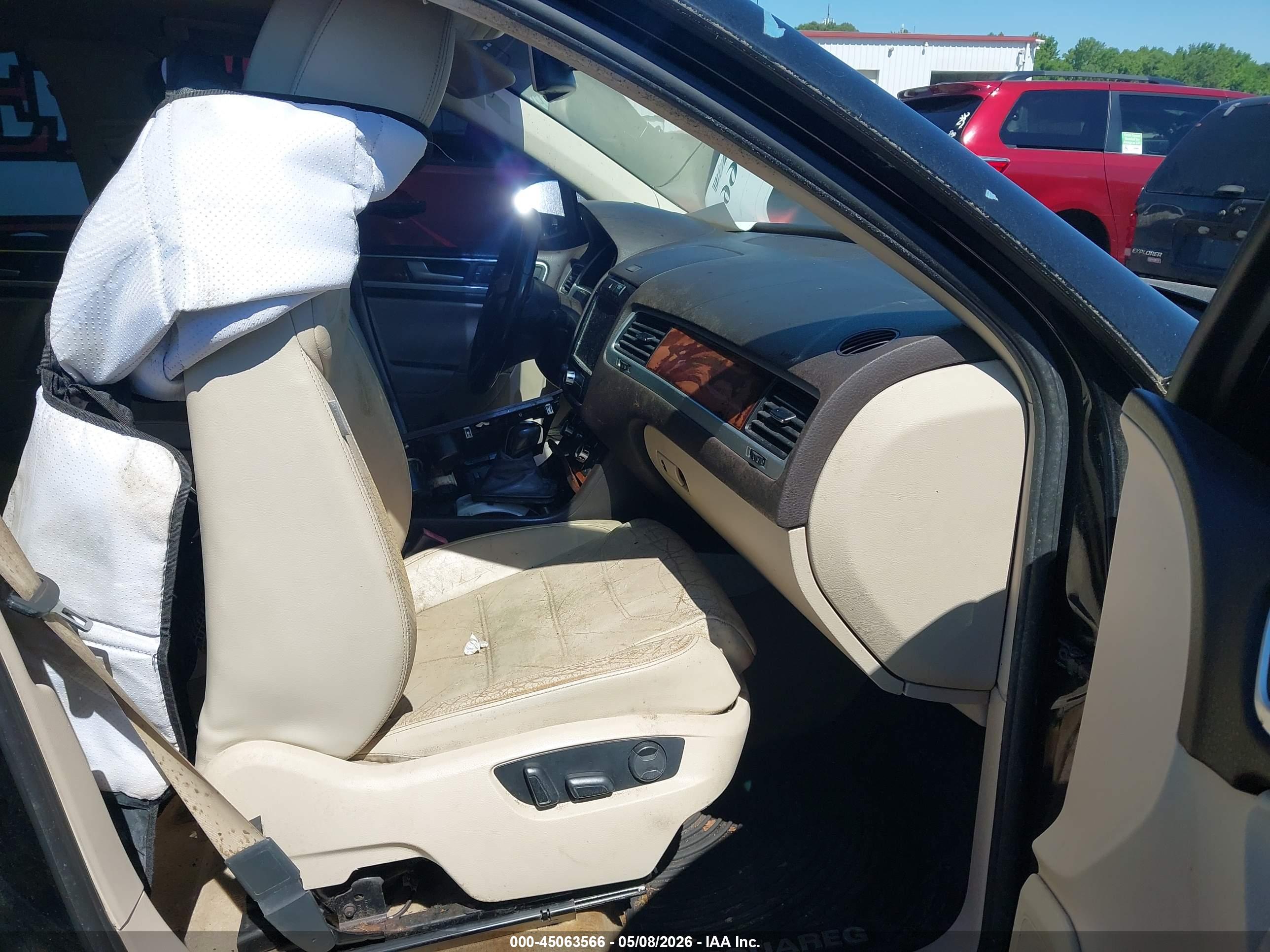 VOLKSWAGEN TOUAREG image 5