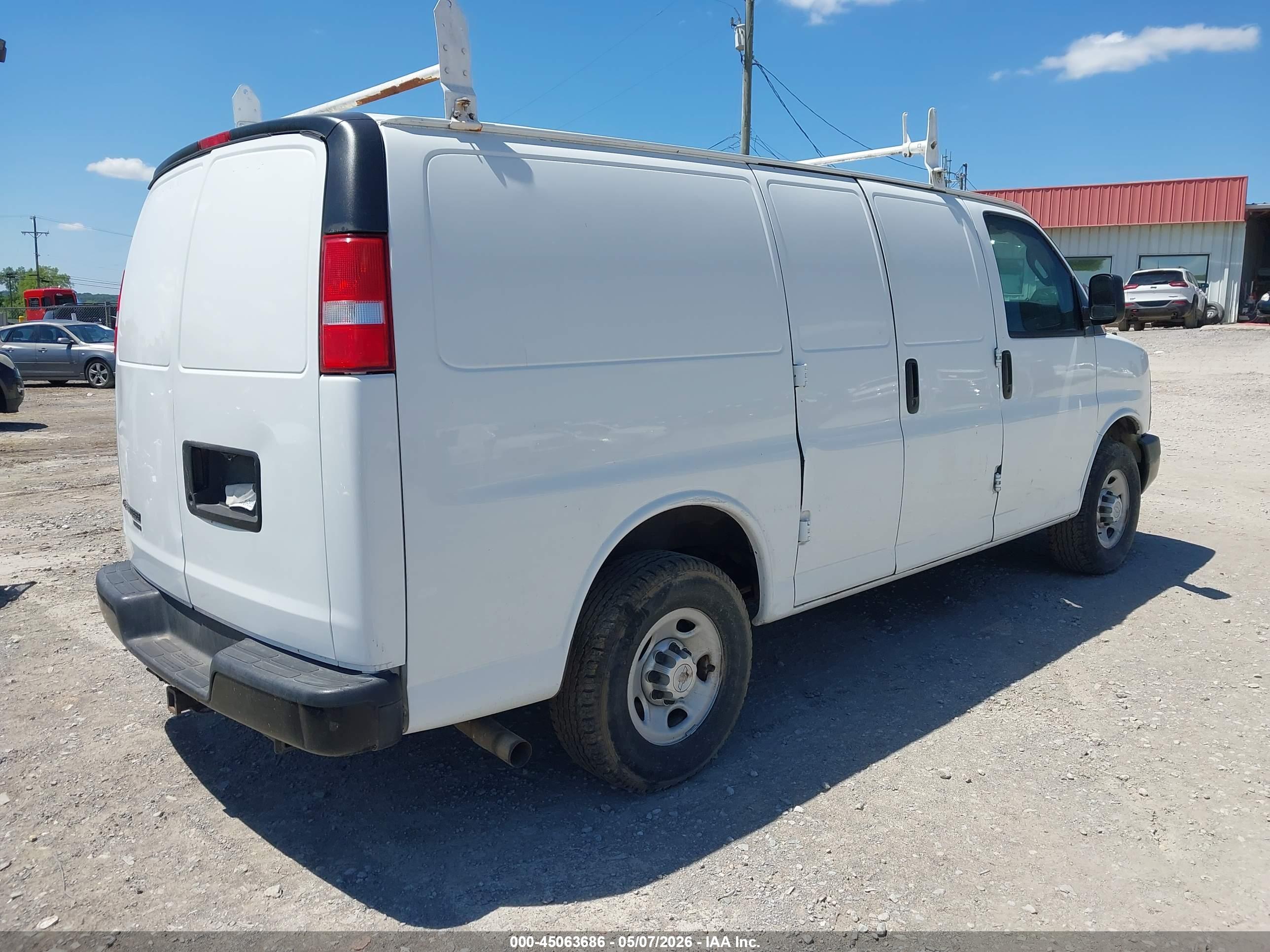 CHEVROLET EXPRESS image 4