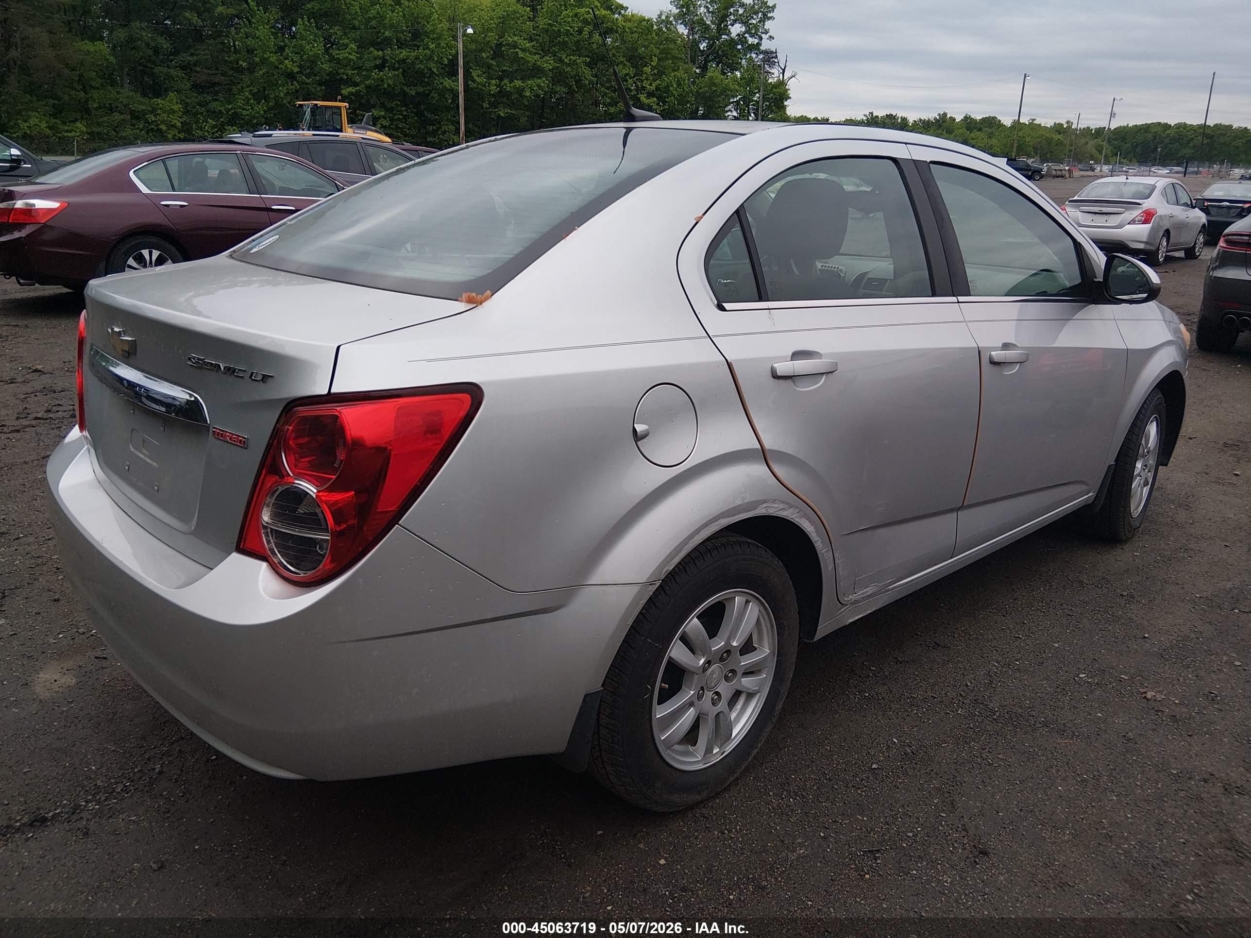 CHEVROLET SONIC image 4
