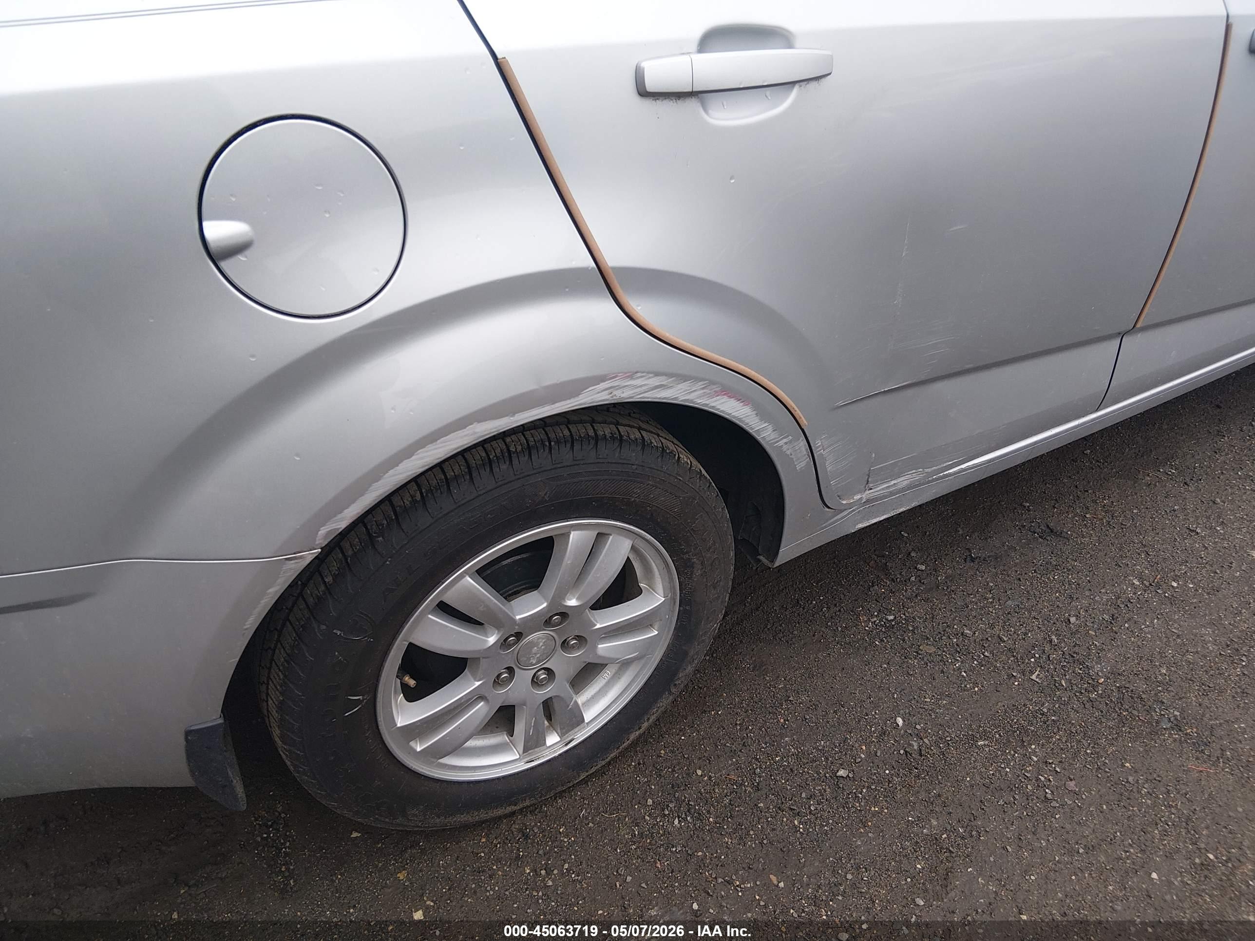 CHEVROLET SONIC image 6