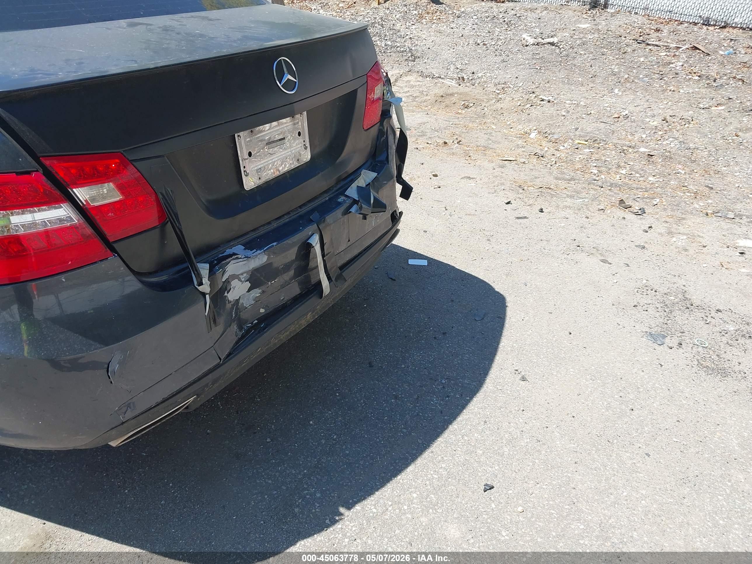 MERCEDES-BENZ E image 6