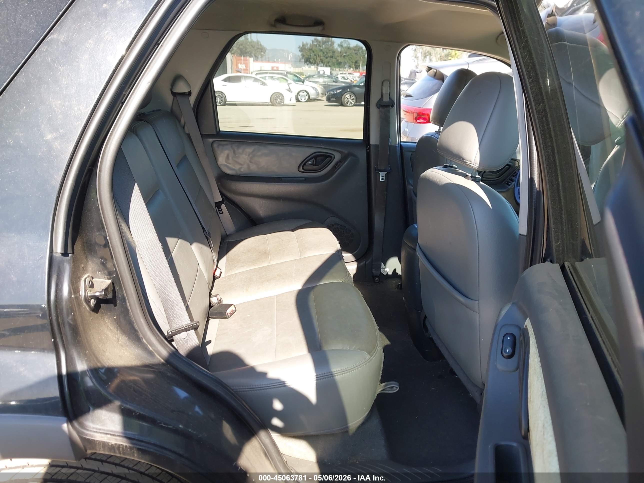 FORD ESCAPE image 8