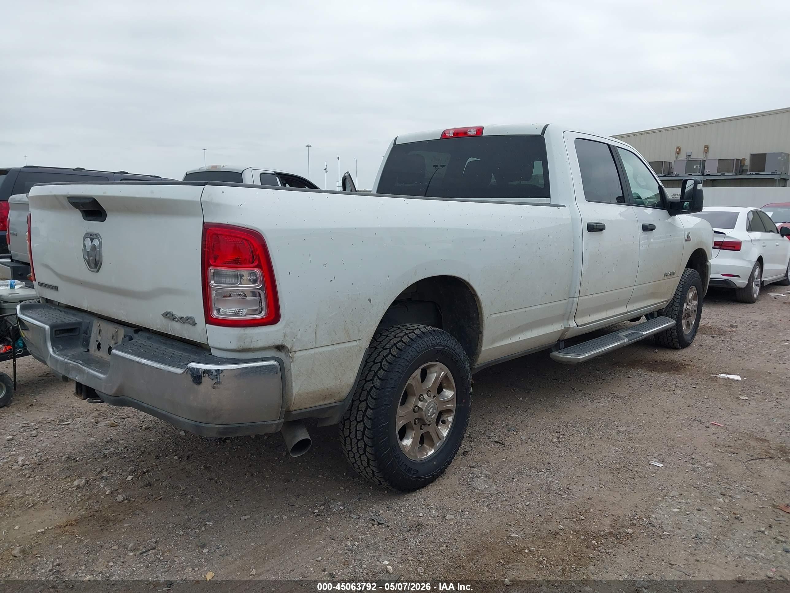 RAM 2500 image 4