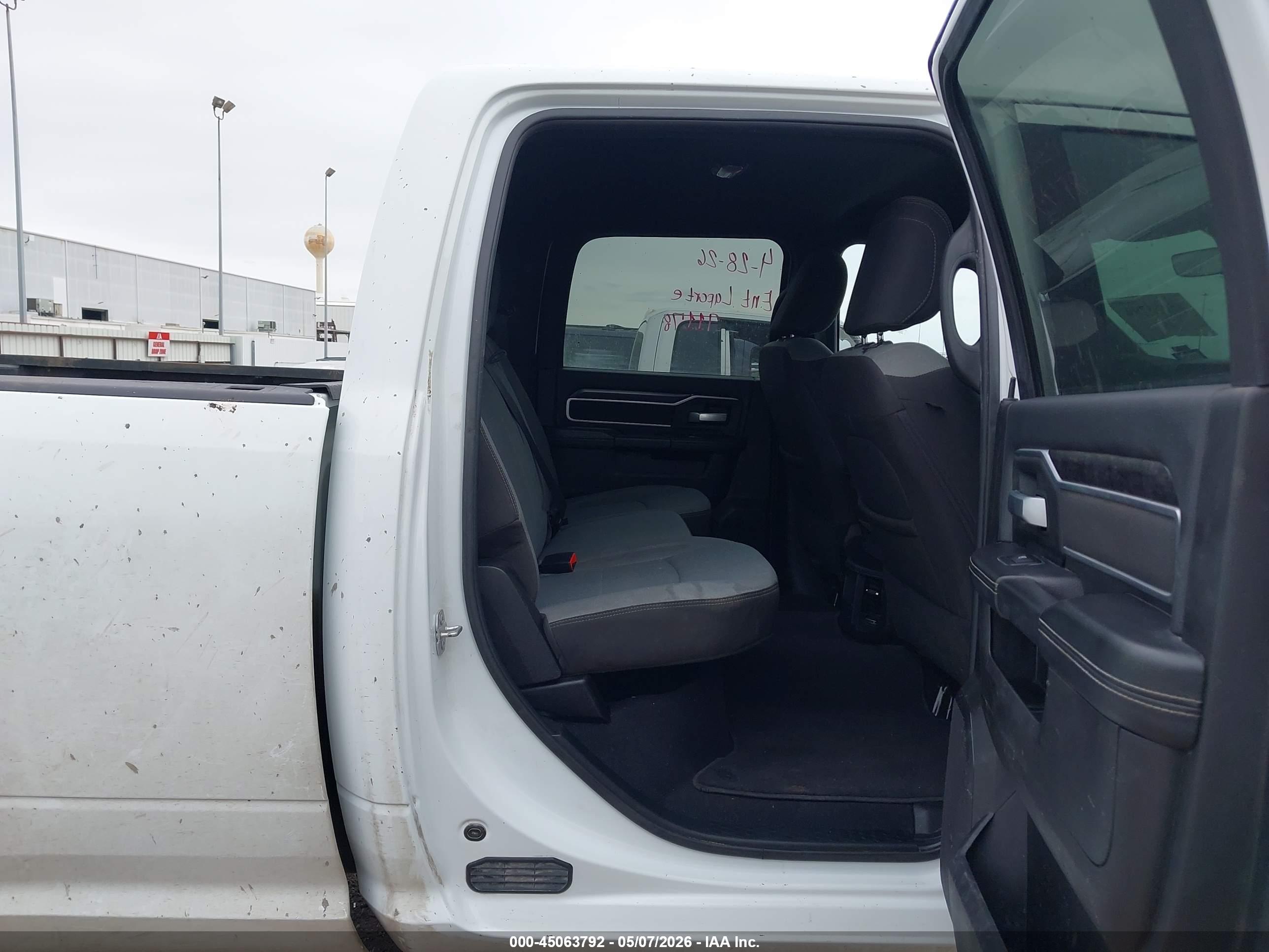RAM 2500 image 8