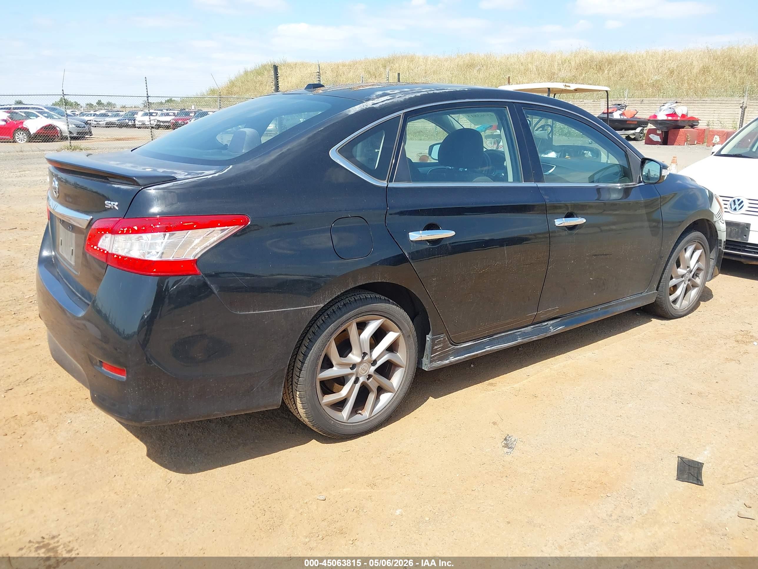 NISSAN SENTRA image 4