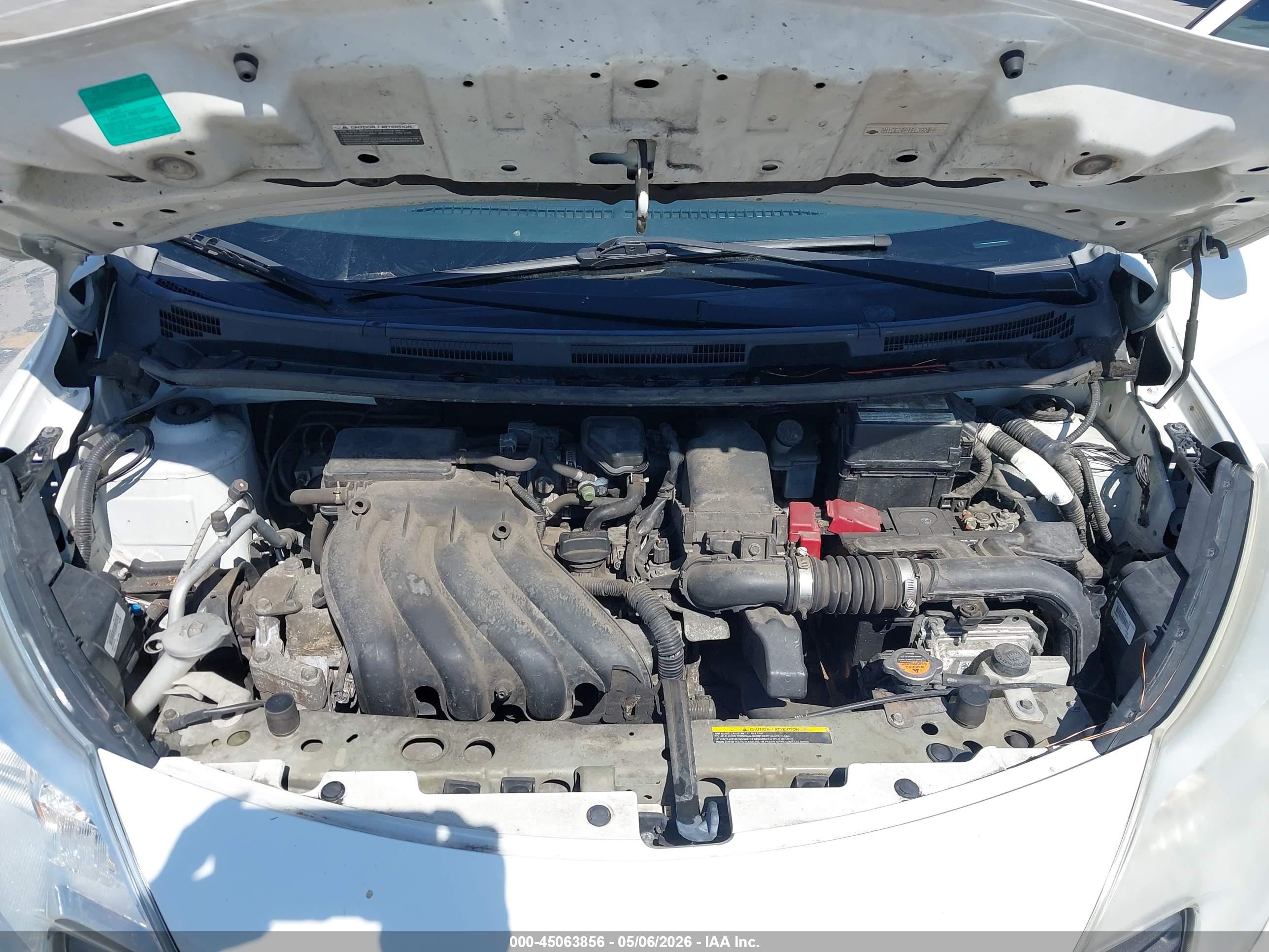NISSAN VERSA image 10