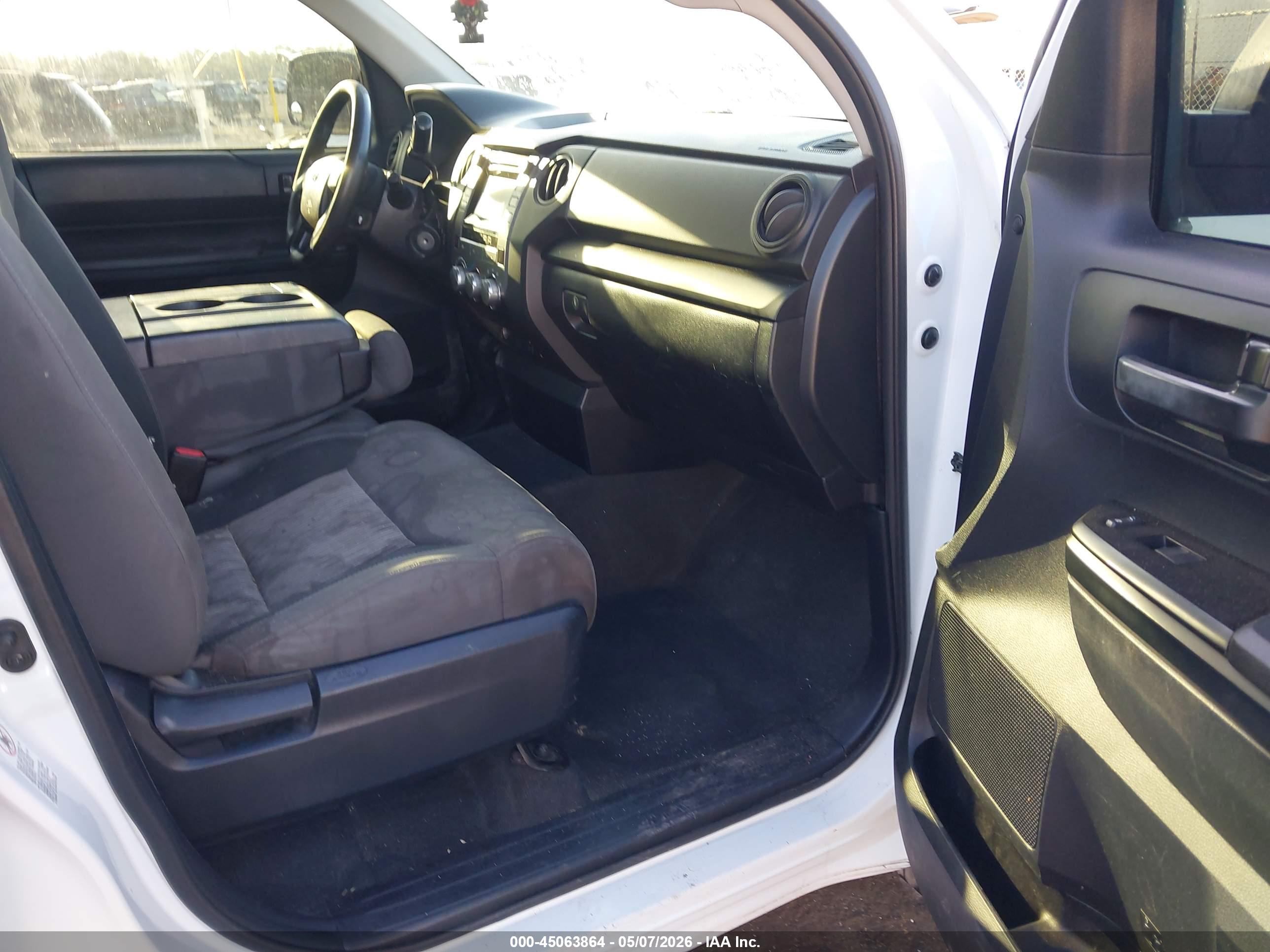 TOYOTA TUNDRA image 5