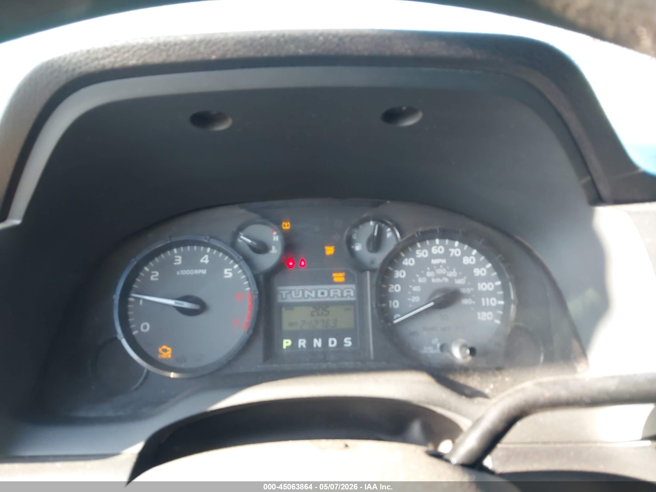 TOYOTA TUNDRA image 7
