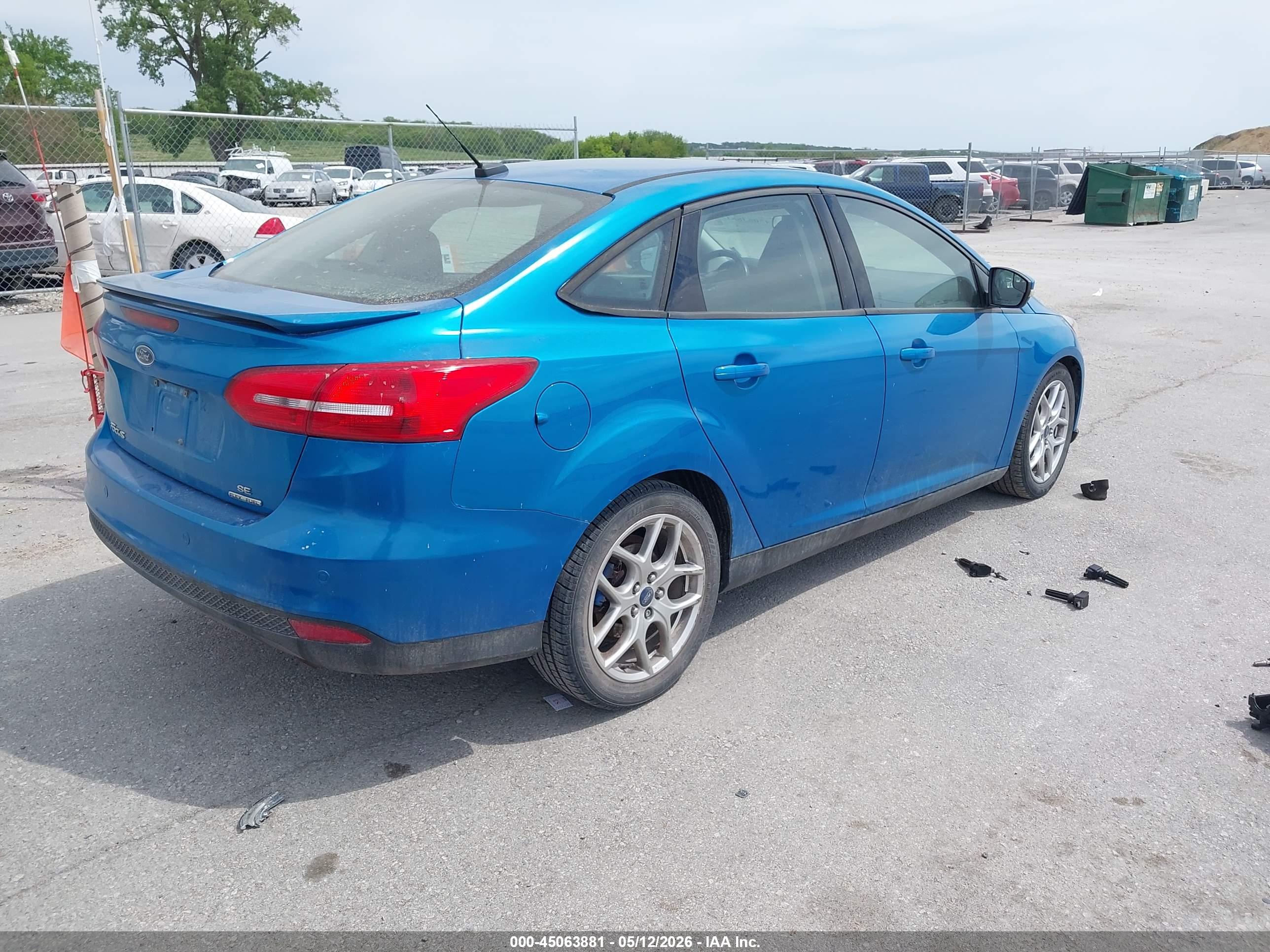 FORD FOCUS image 4