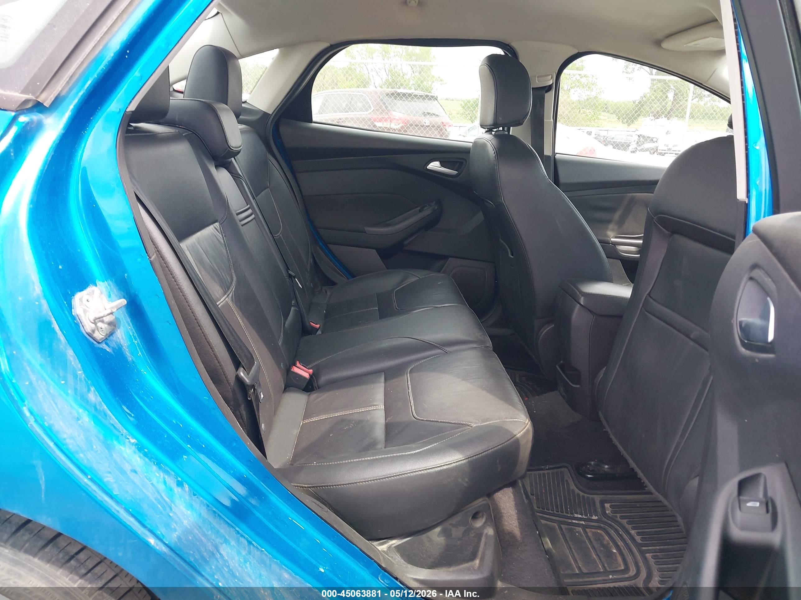 FORD FOCUS image 8