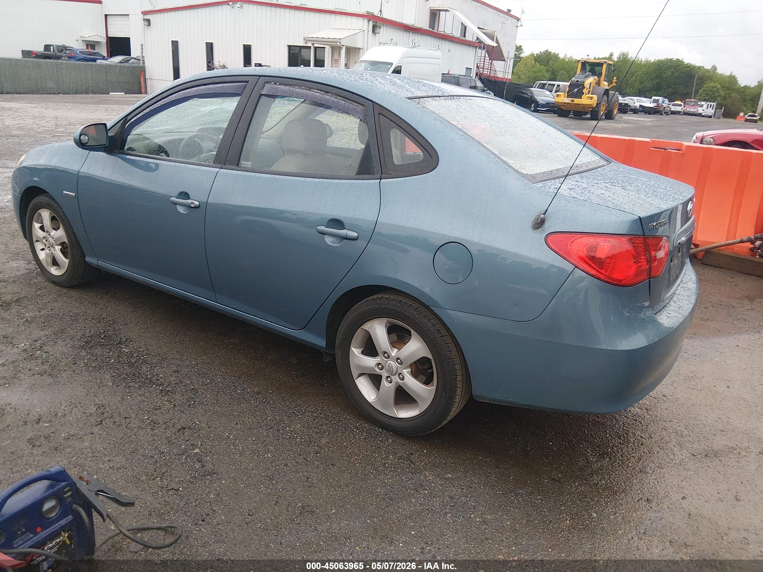 HYUNDAI ELANTRA image 3