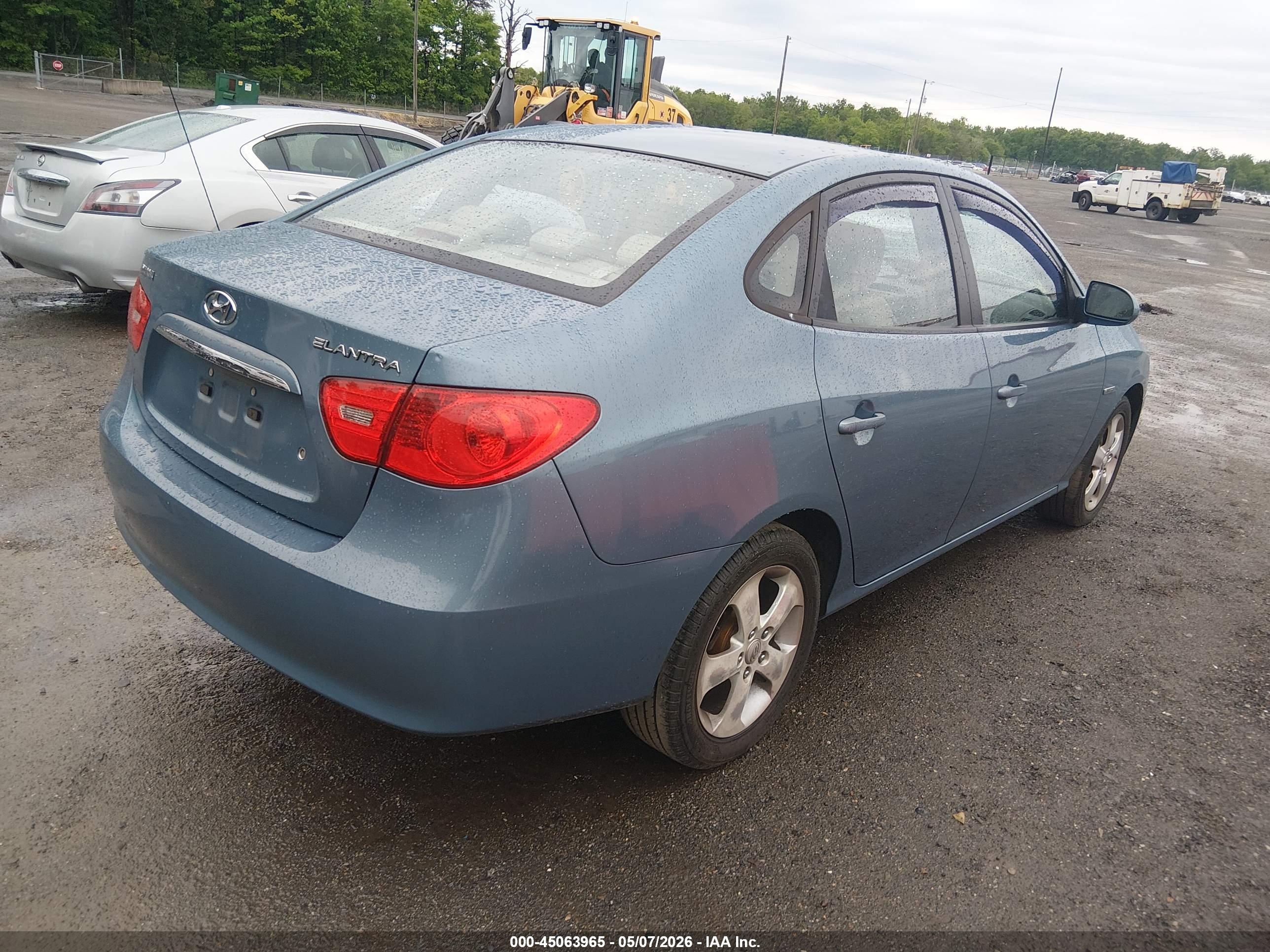 HYUNDAI ELANTRA image 4