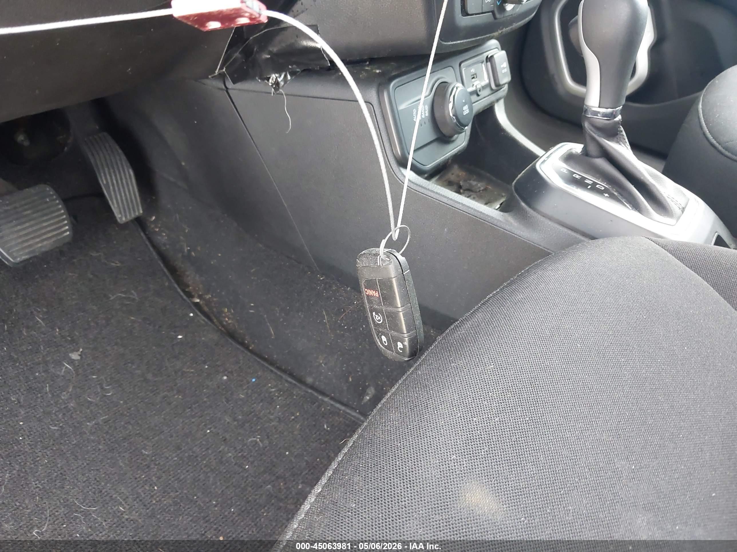 JEEP RENEGADE image 11