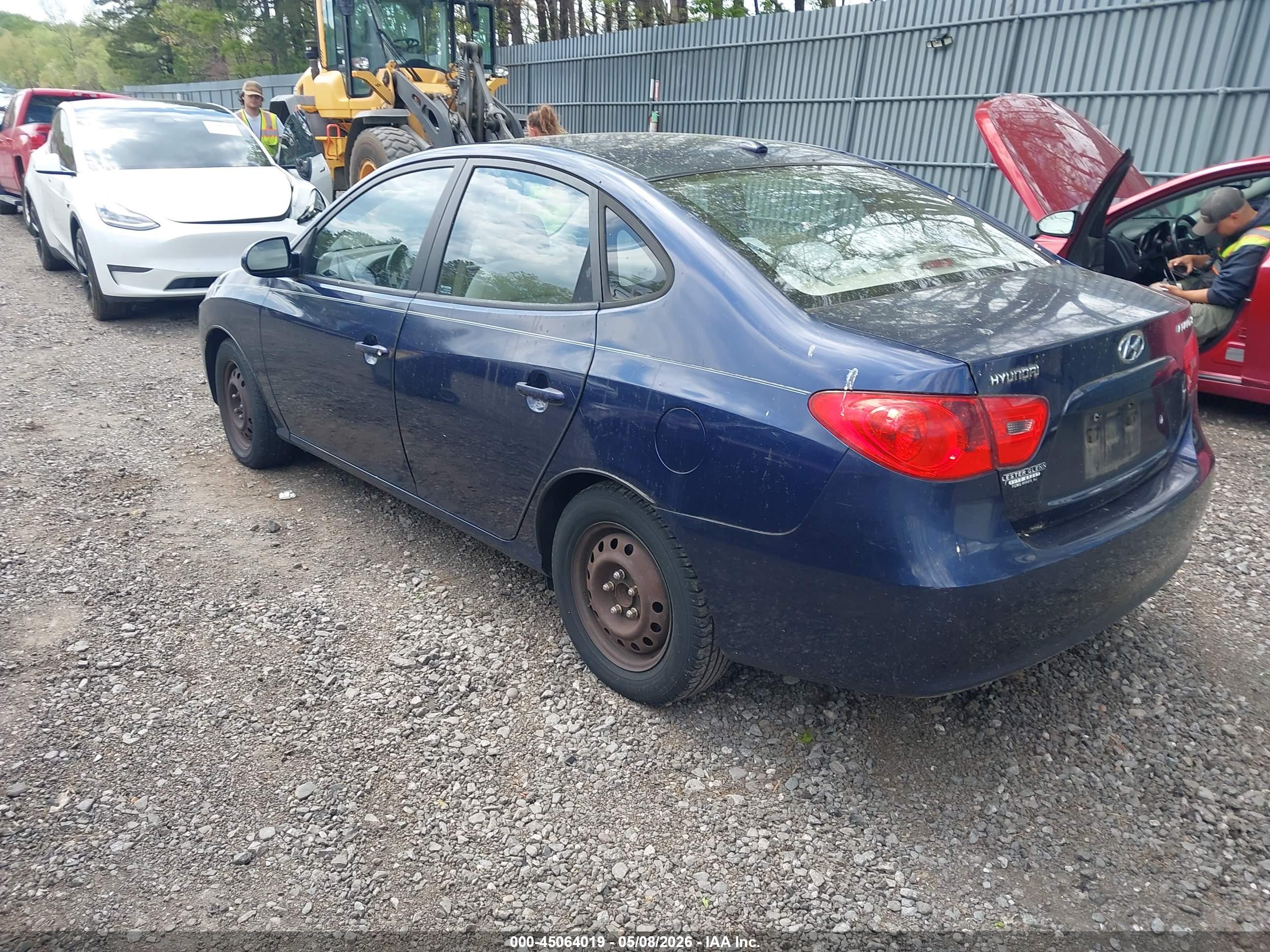 HYUNDAI ELANTRA image 3