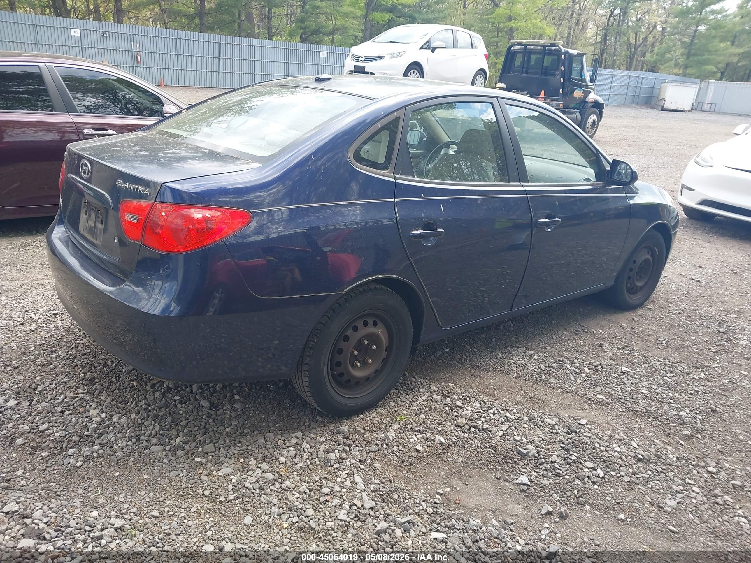HYUNDAI ELANTRA image 4