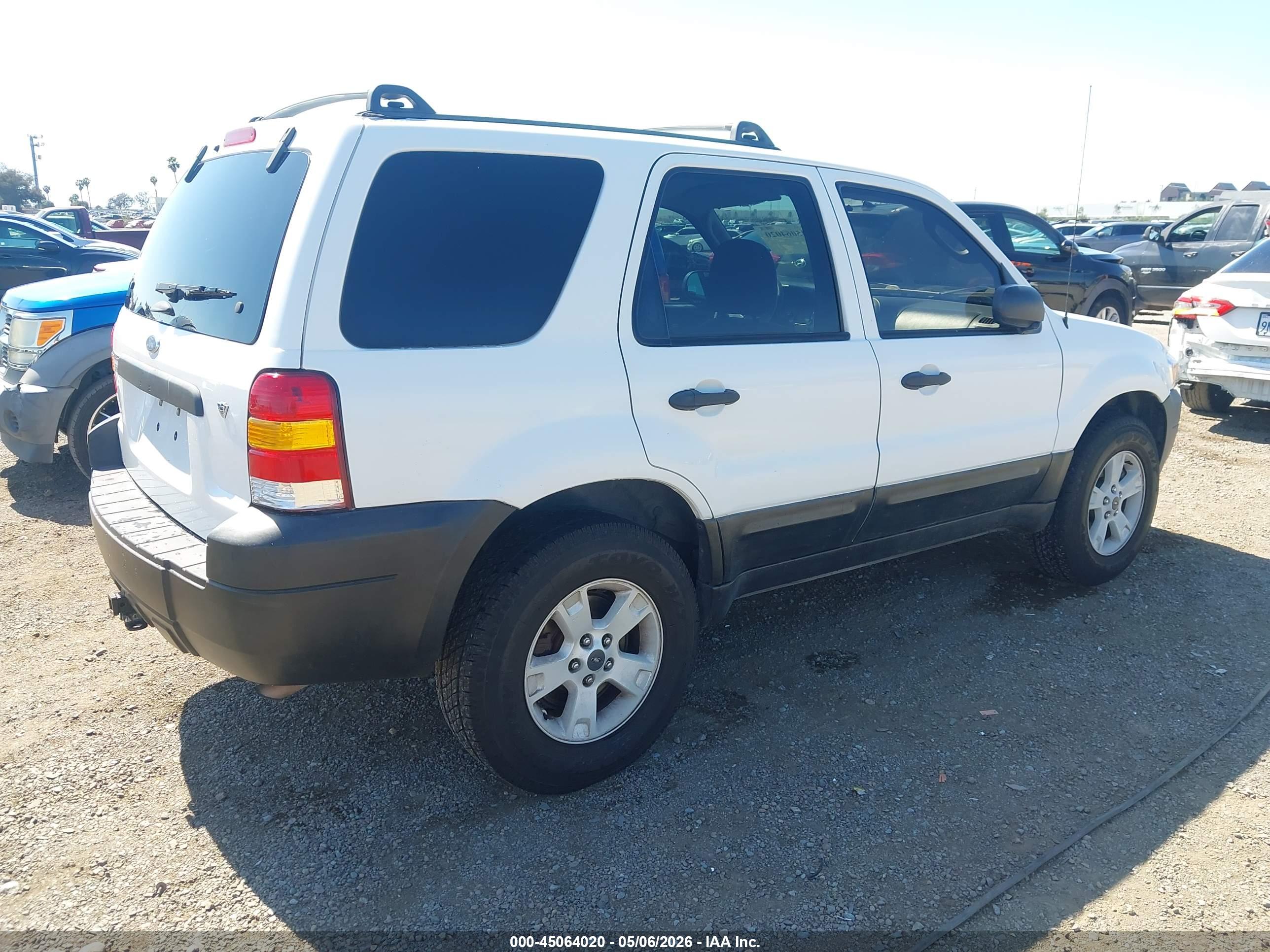 FORD ESCAPE image 4