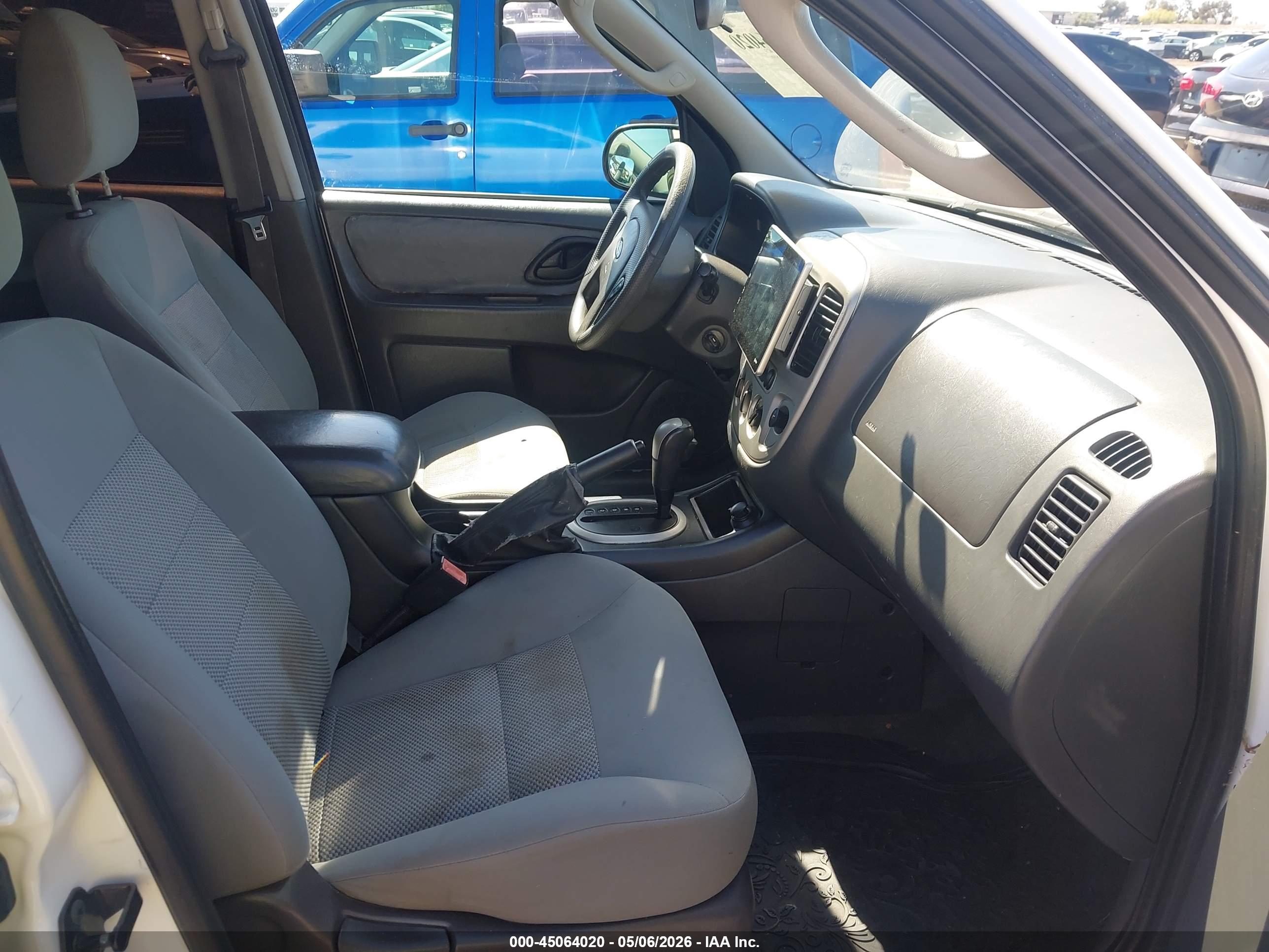 FORD ESCAPE image 5