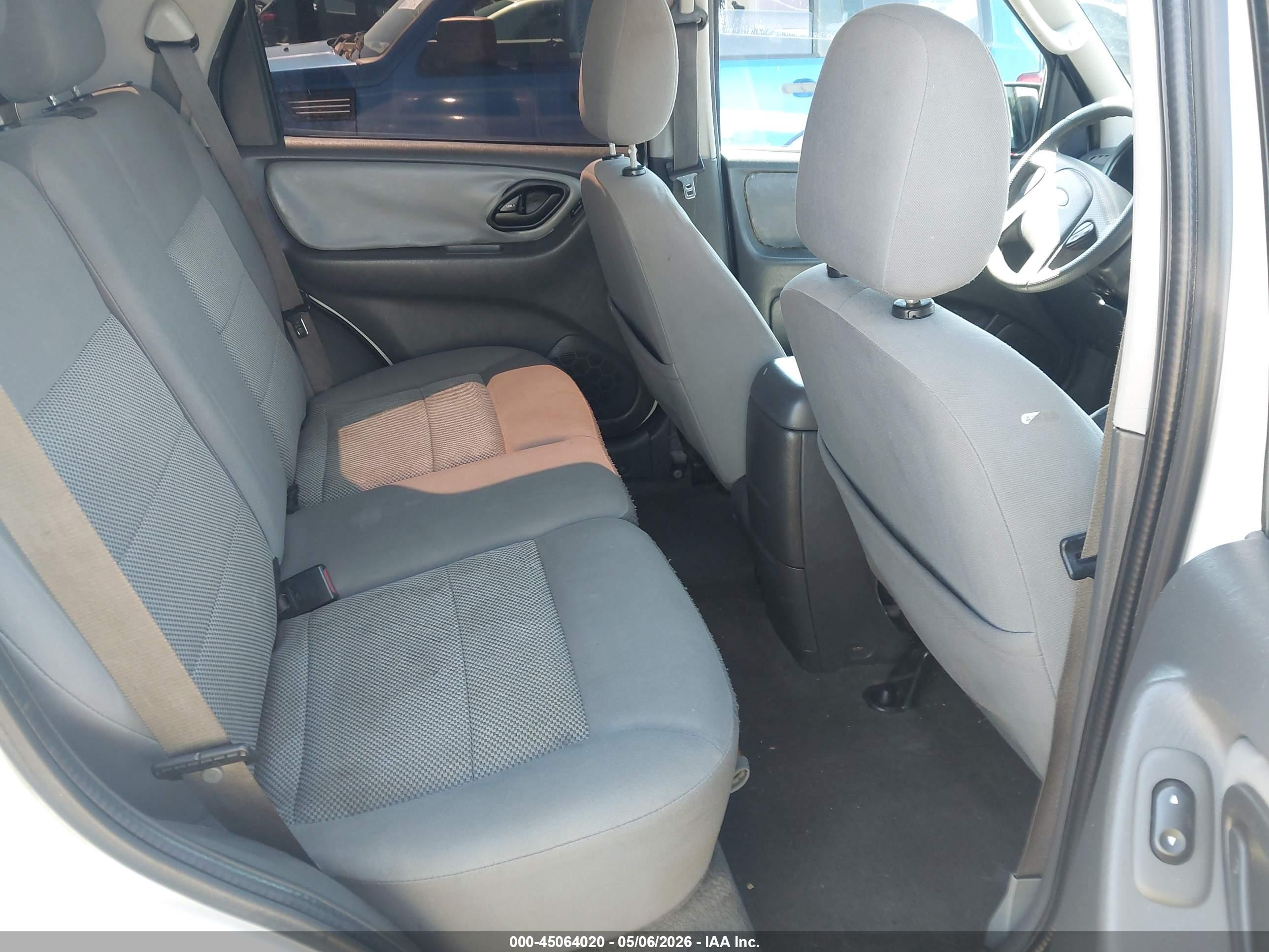 FORD ESCAPE image 8